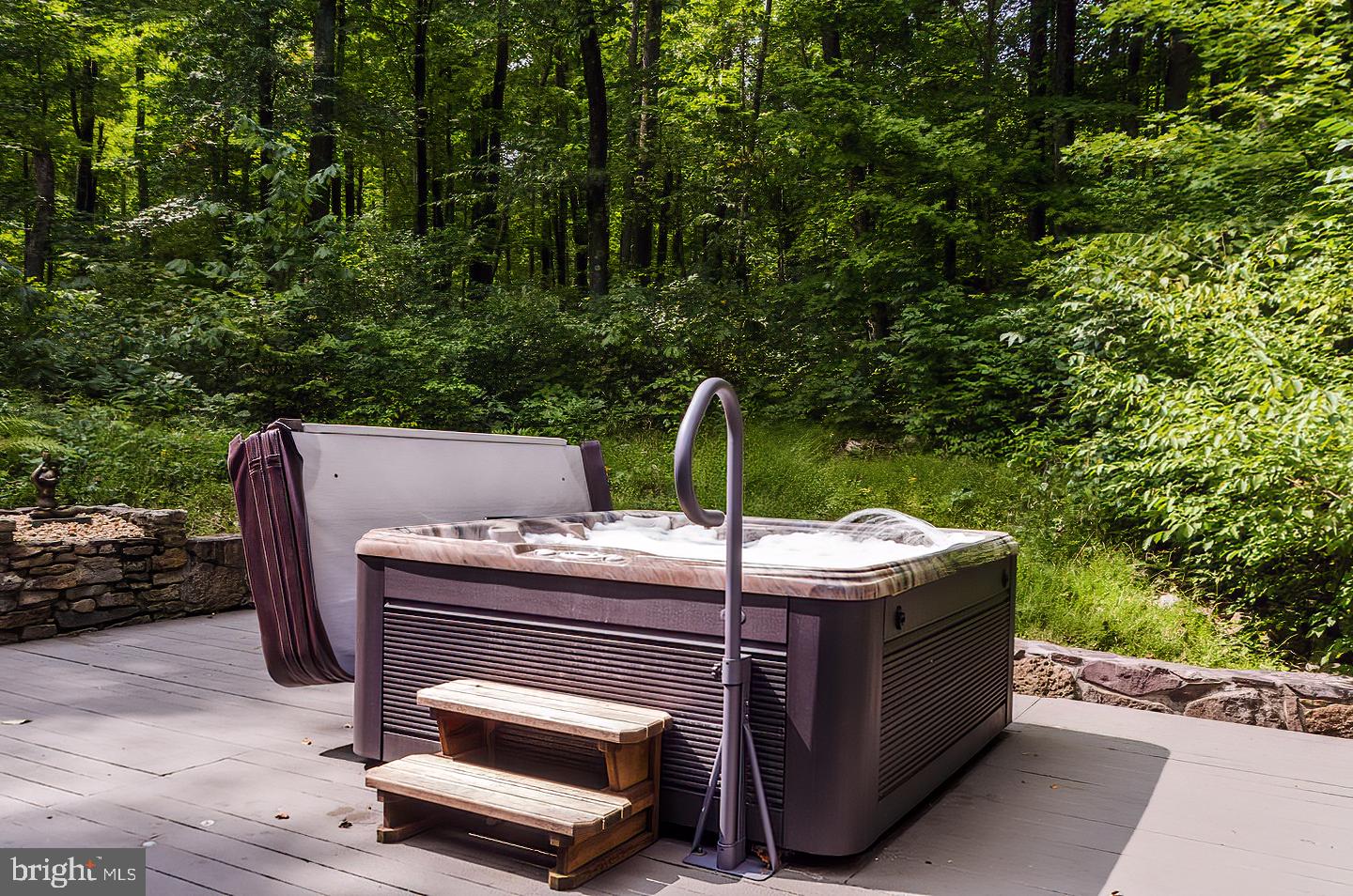 HAPPY VALLEY RETREAT - Residential