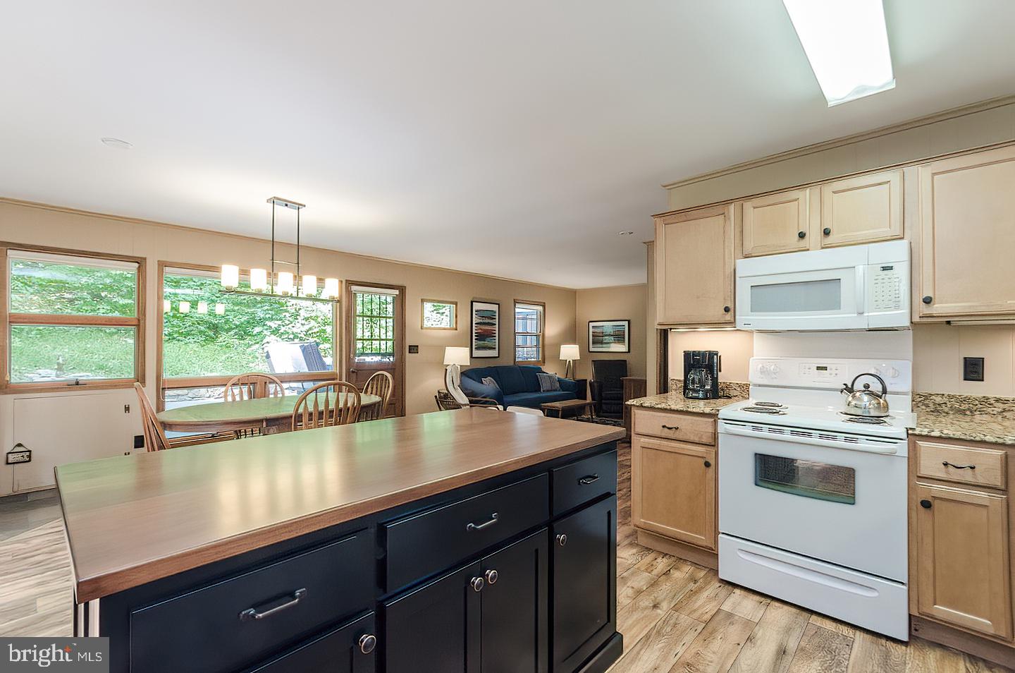 HAPPY VALLEY RETREAT - Residential