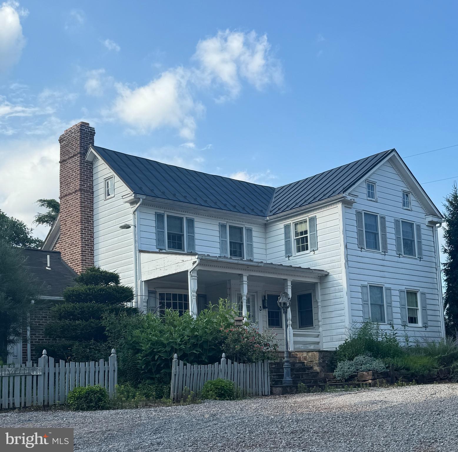 825 WHITE HALL ROAD