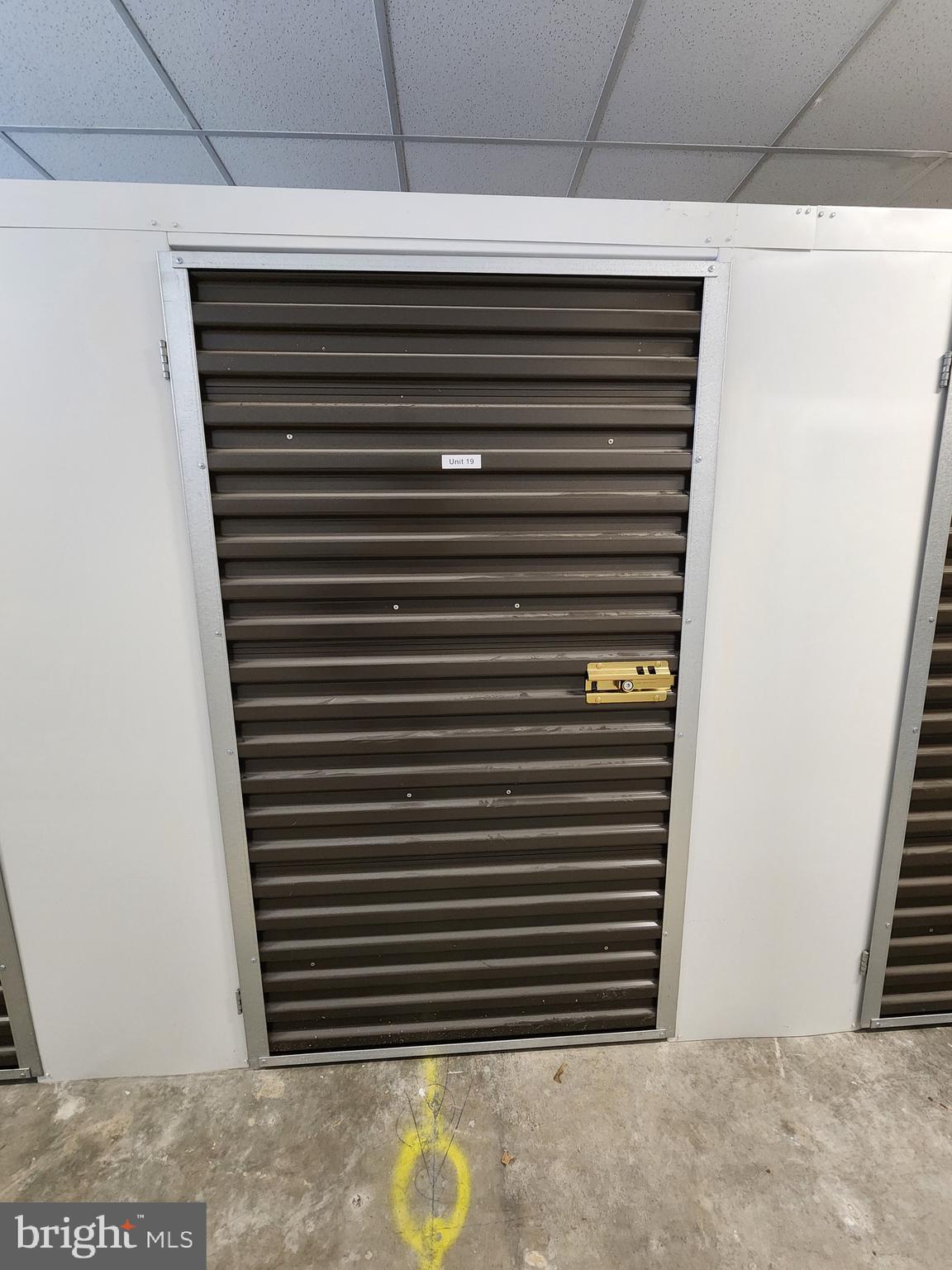 THE VERSE CONDO - Residential Lease