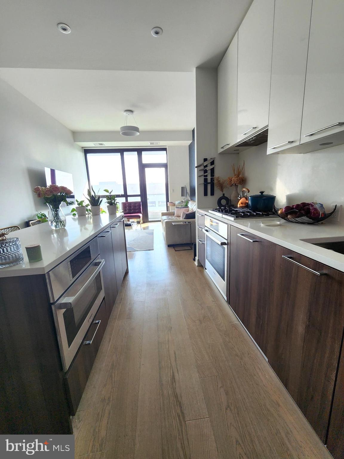 THE VERSE CONDO - Residential Lease