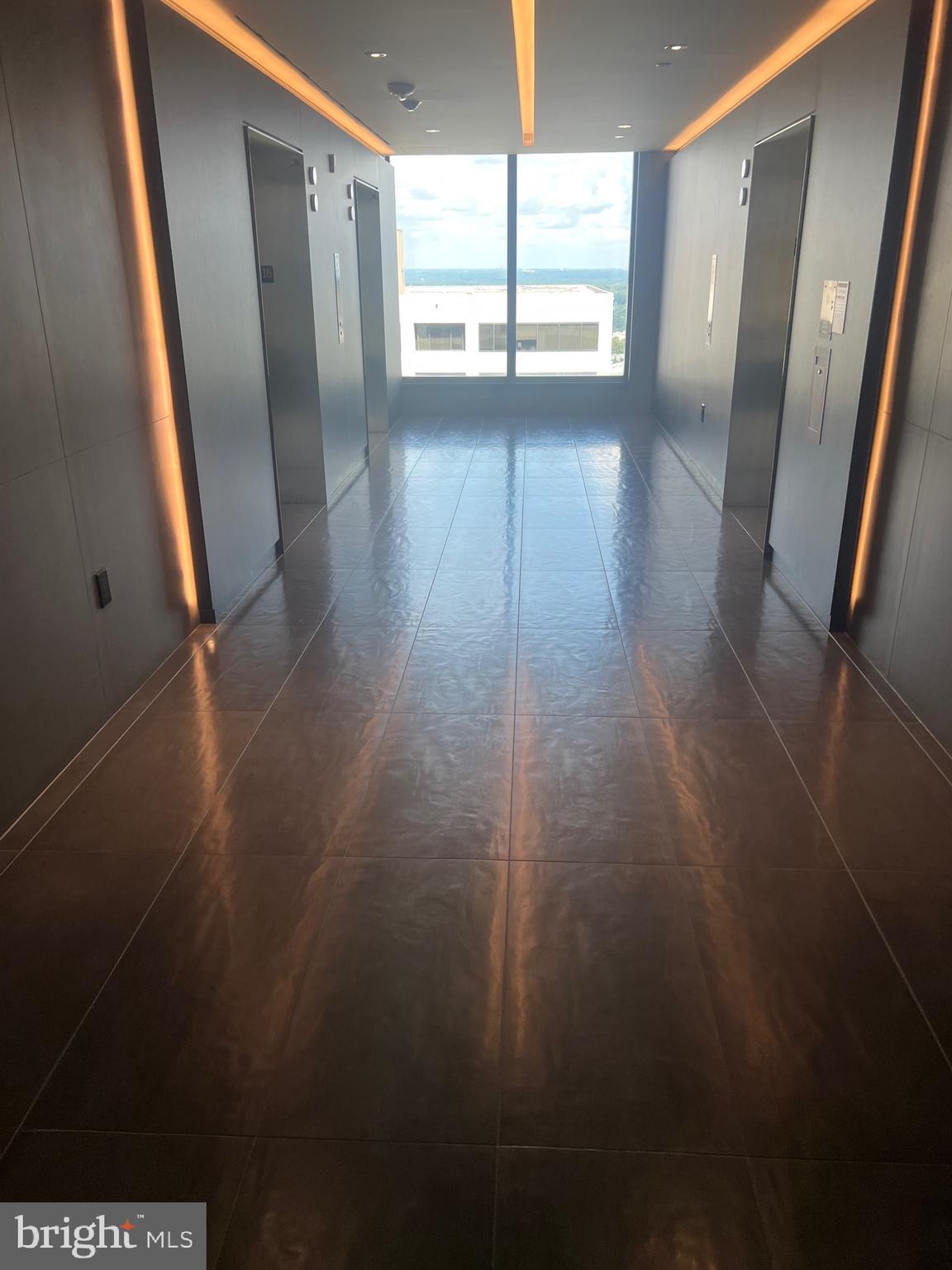 THE VERSE CONDO - Residential Lease