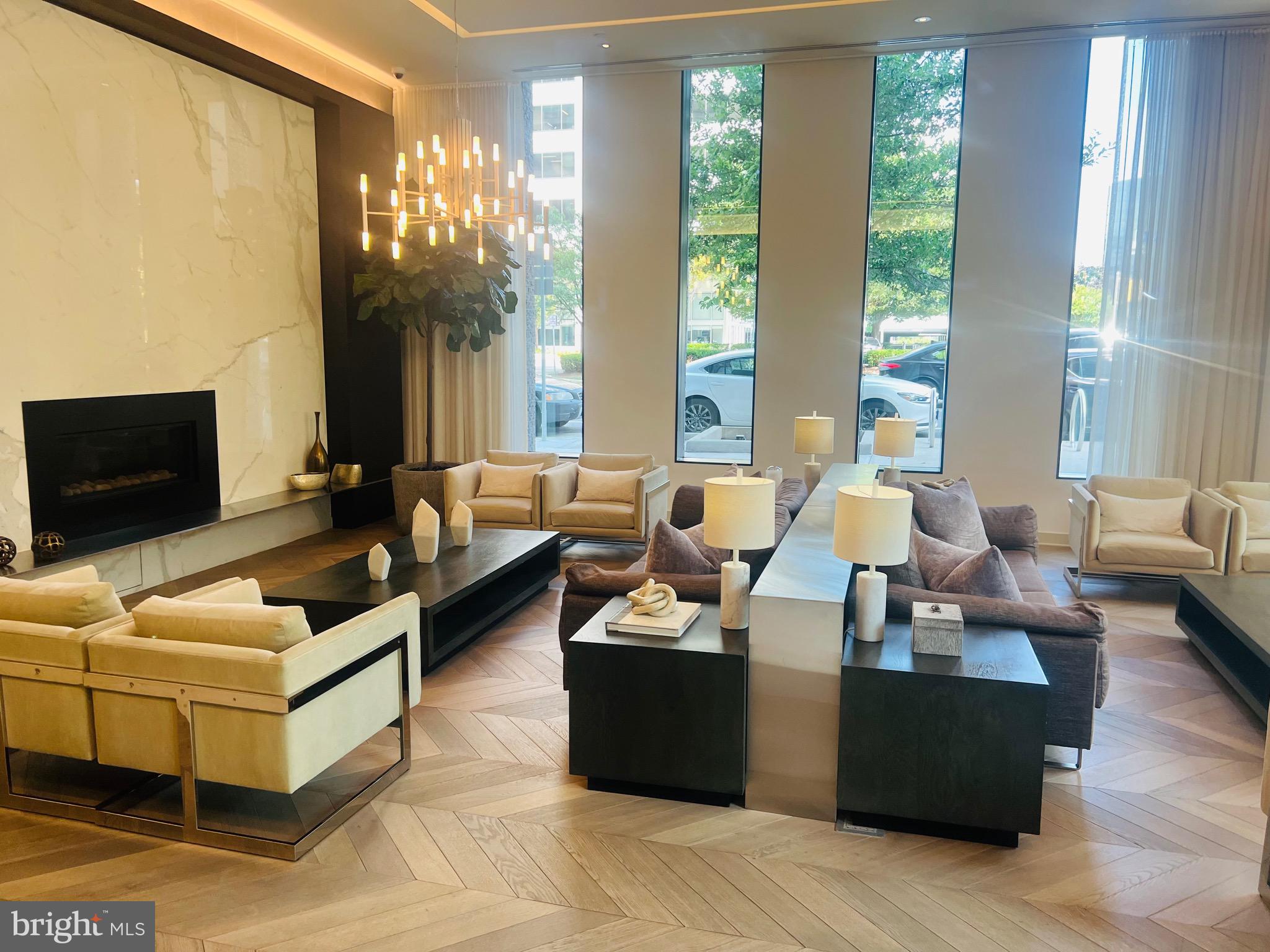 THE VERSE CONDO - Residential Lease