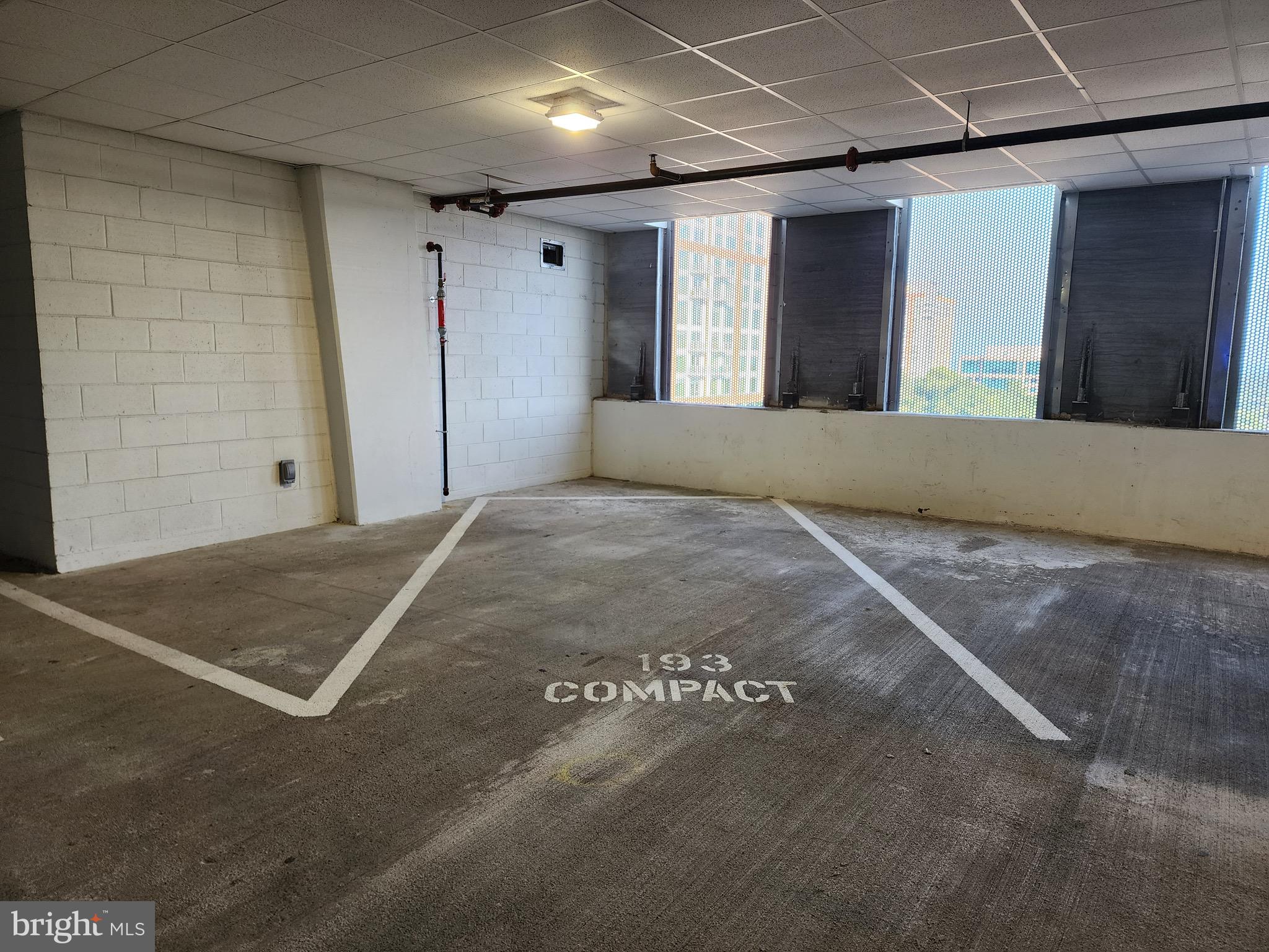 THE VERSE CONDO - Residential Lease