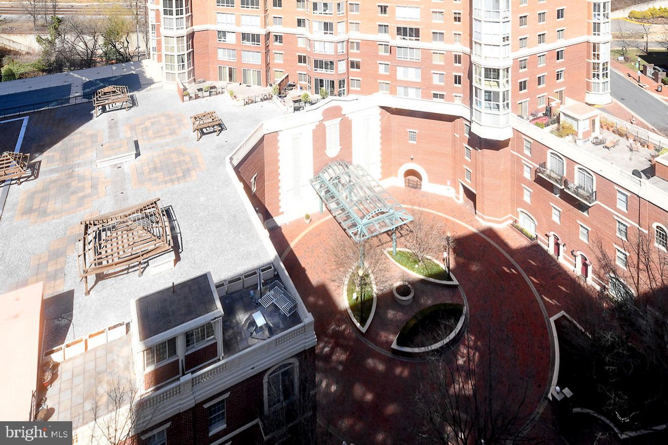 THE JAMIESON - Residential