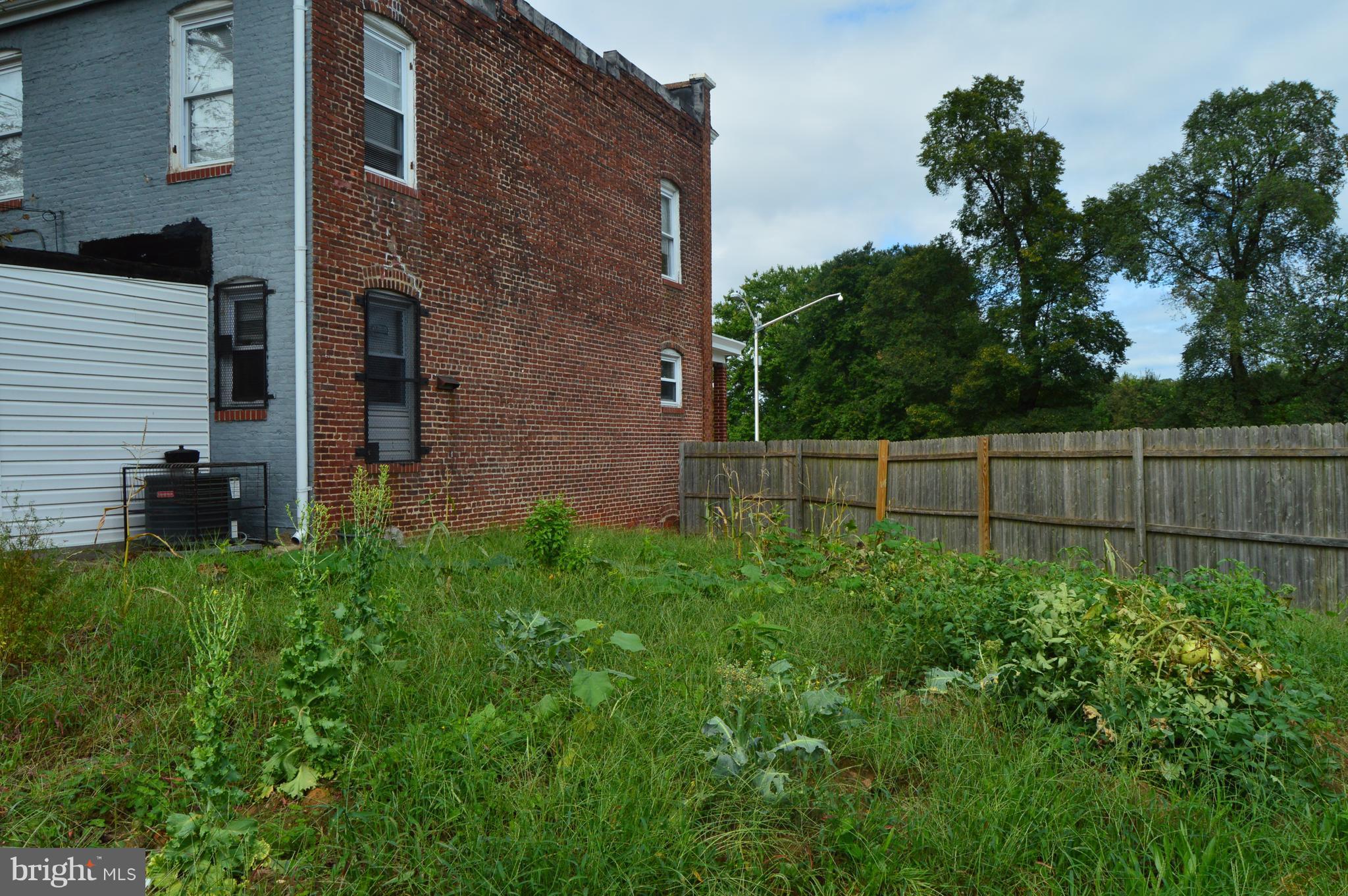 EAST BALTIMORE MIDWAY - Residential