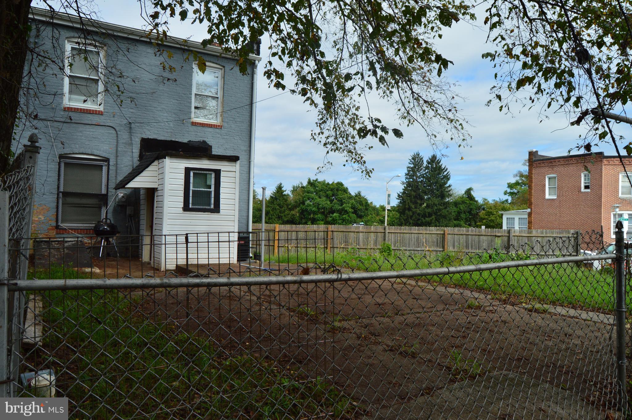 EAST BALTIMORE MIDWAY - Residential