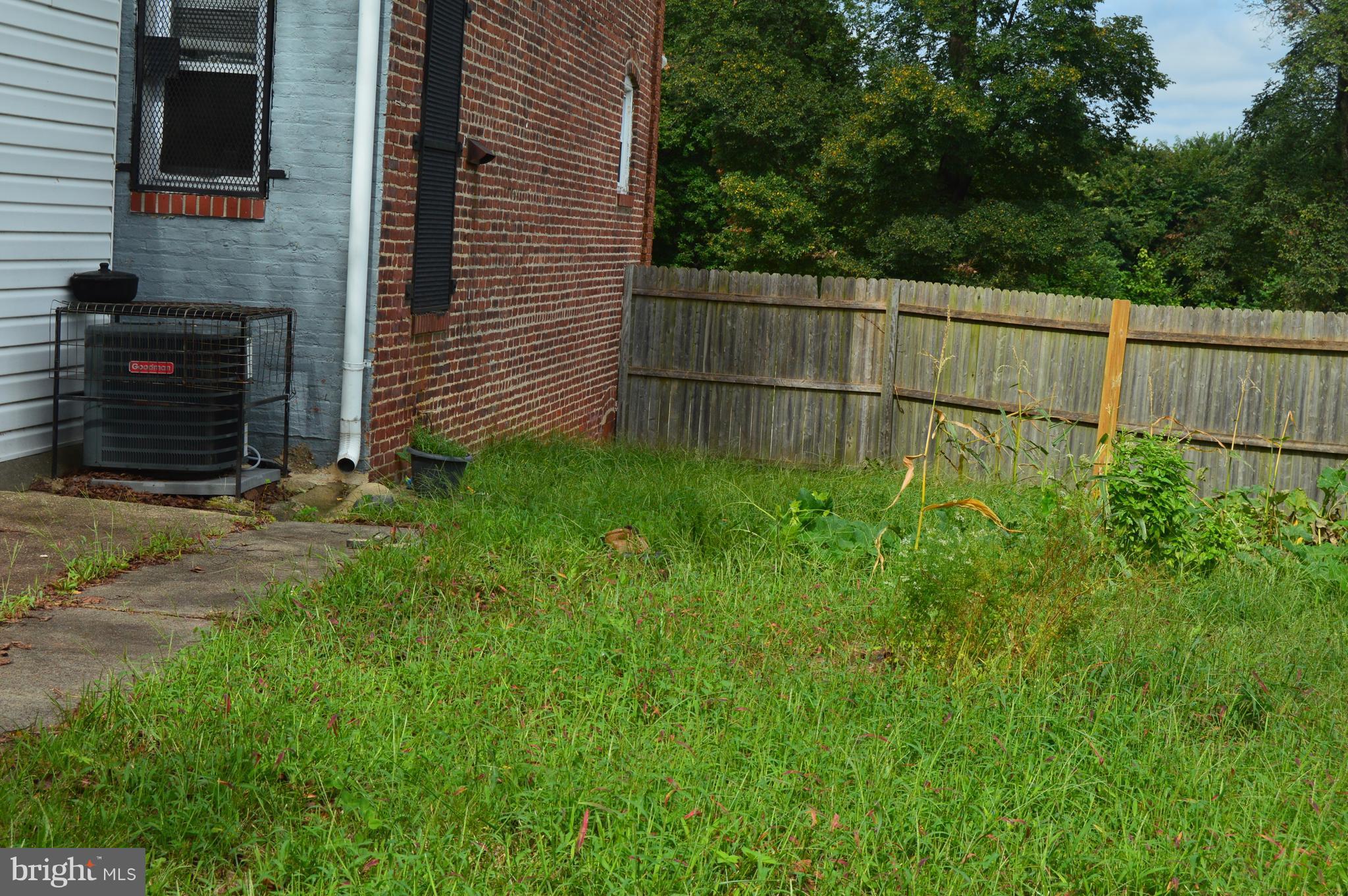 EAST BALTIMORE MIDWAY - Residential