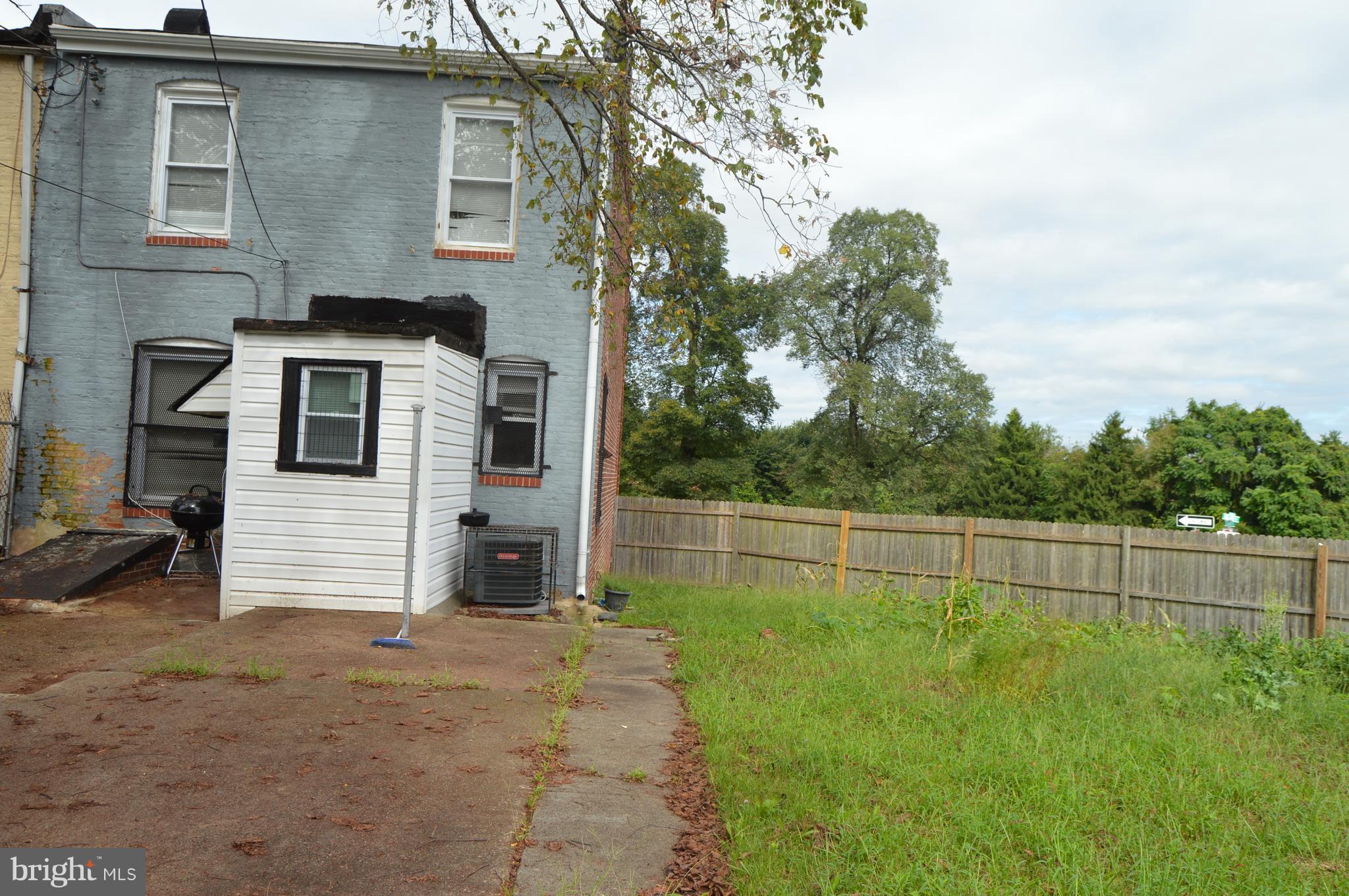 EAST BALTIMORE MIDWAY - Residential