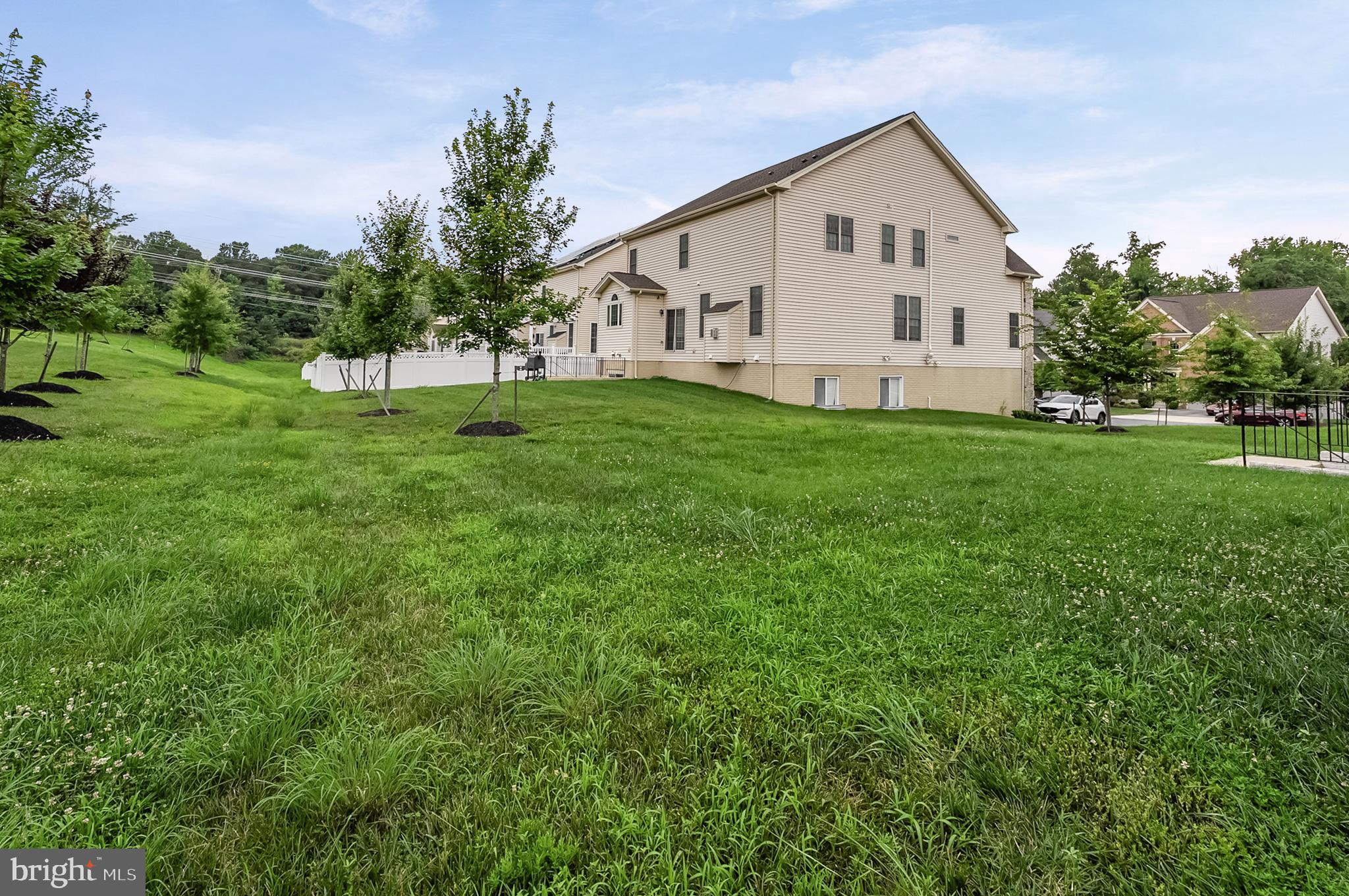 MARLBORO RIDGE - Residential