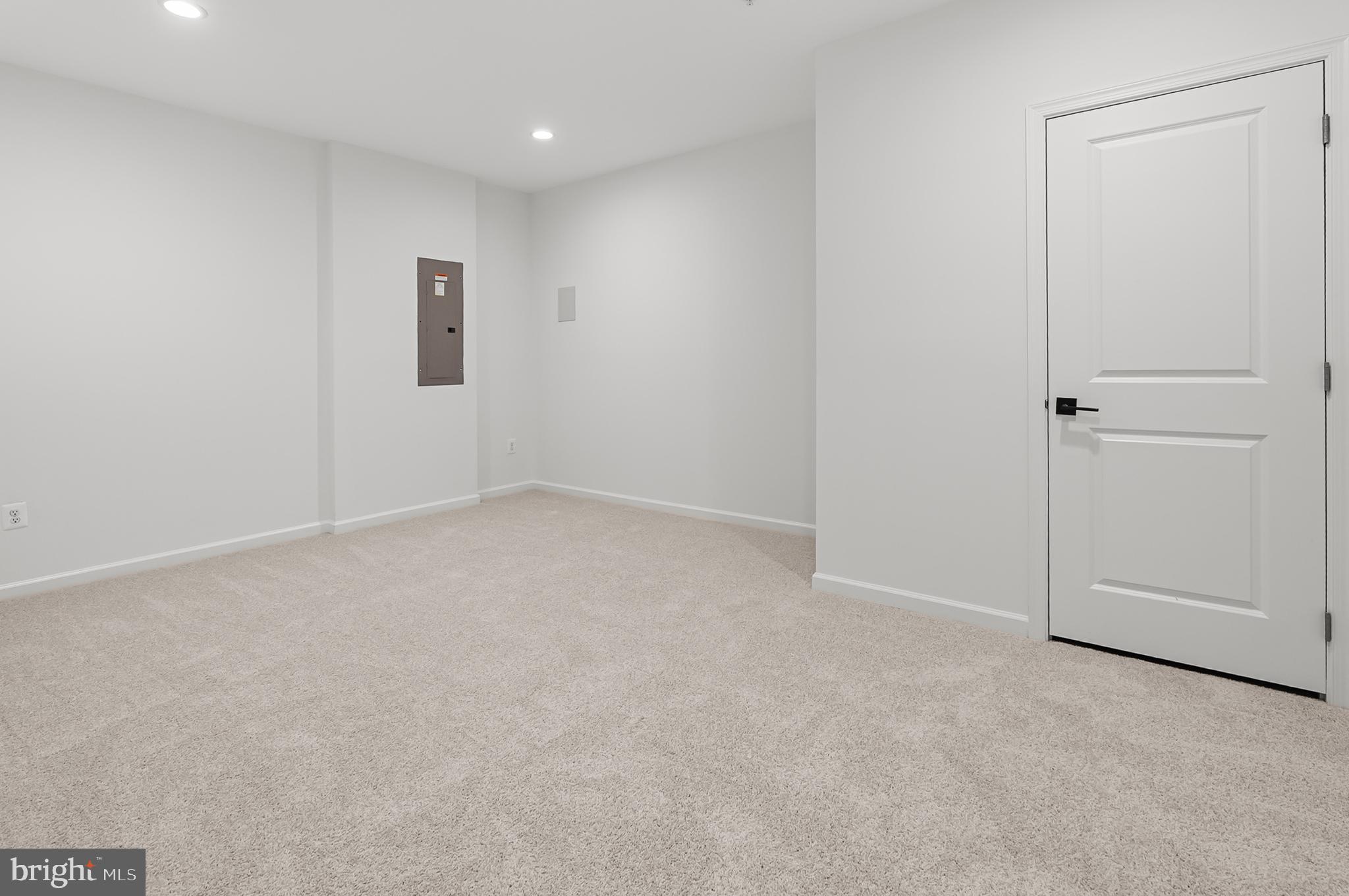 MARLBORO RIDGE - Residential