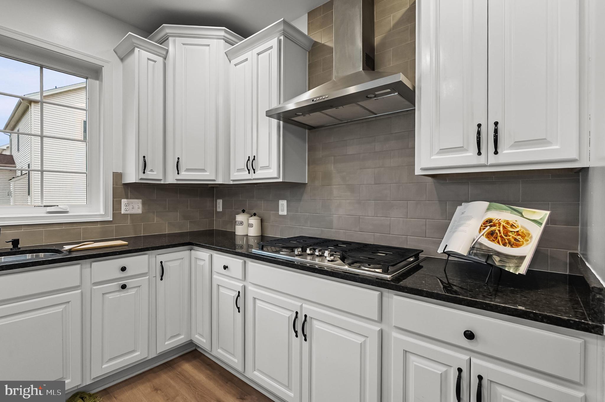 MARLBORO RIDGE - Residential