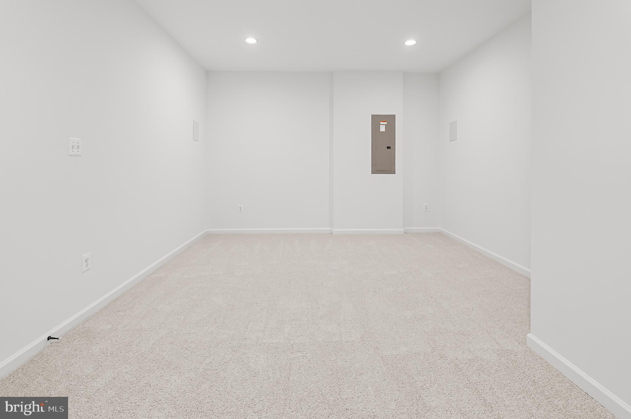 MARLBORO RIDGE - Residential