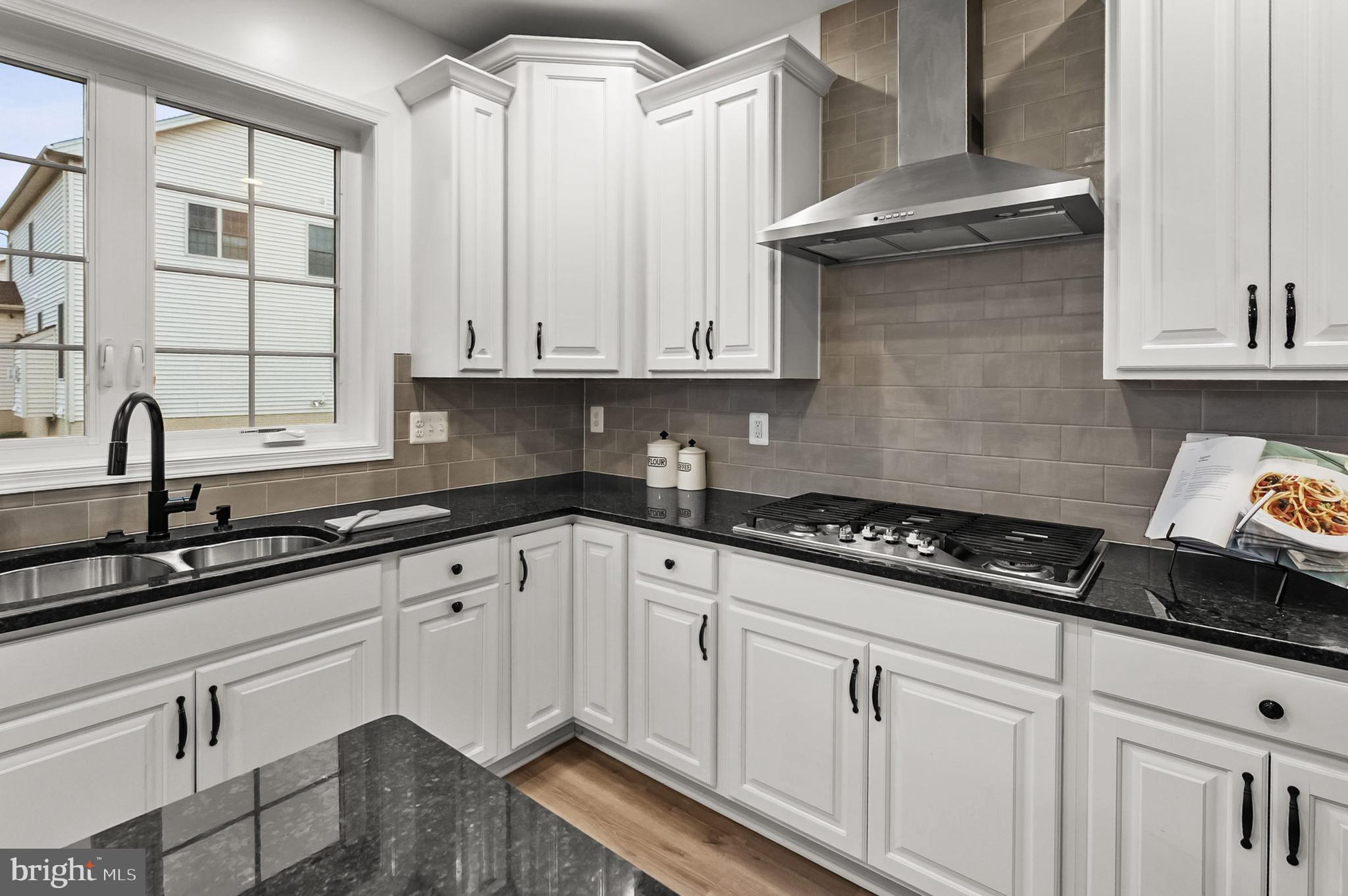 MARLBORO RIDGE - Residential