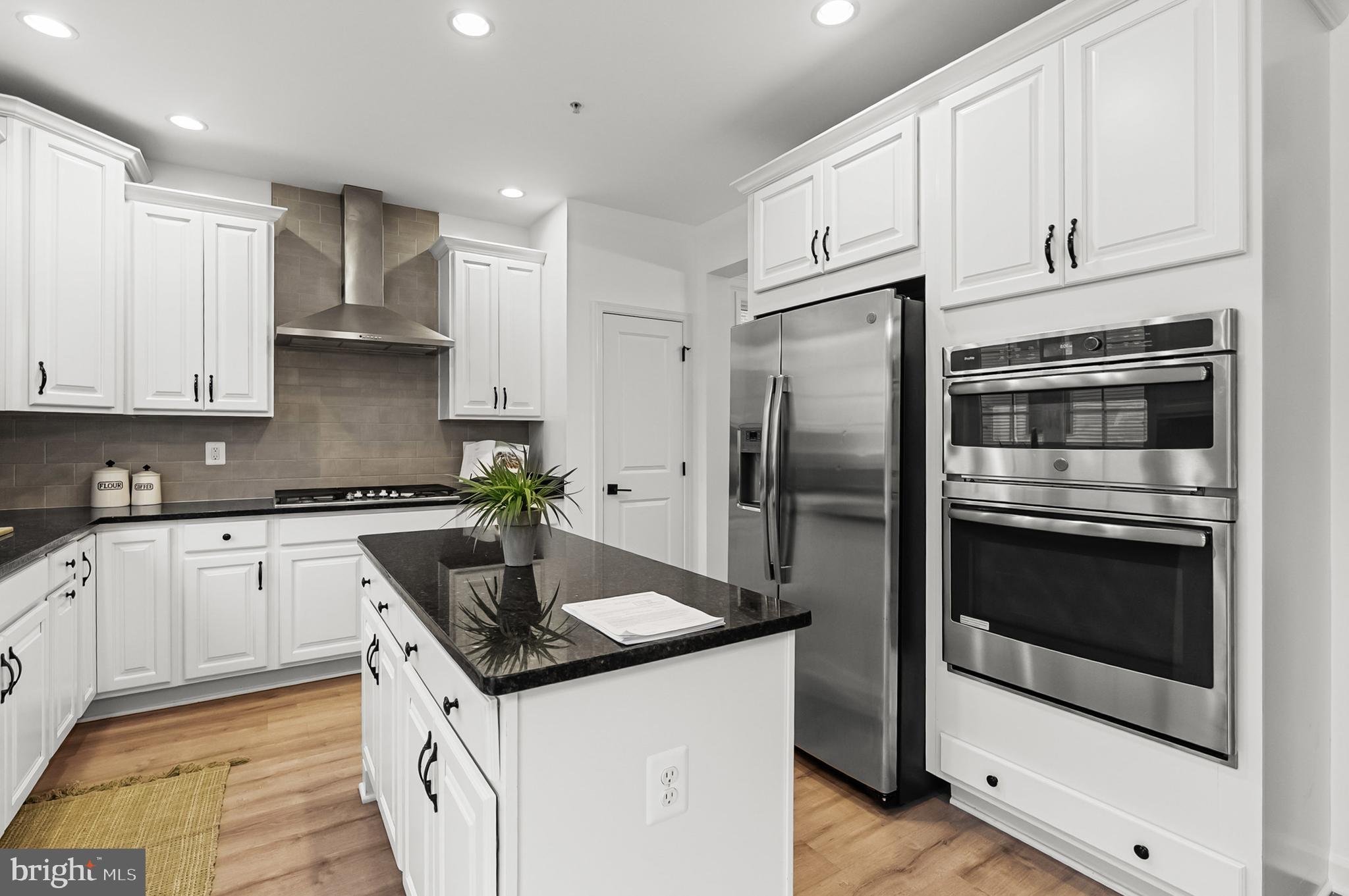 MARLBORO RIDGE - Residential