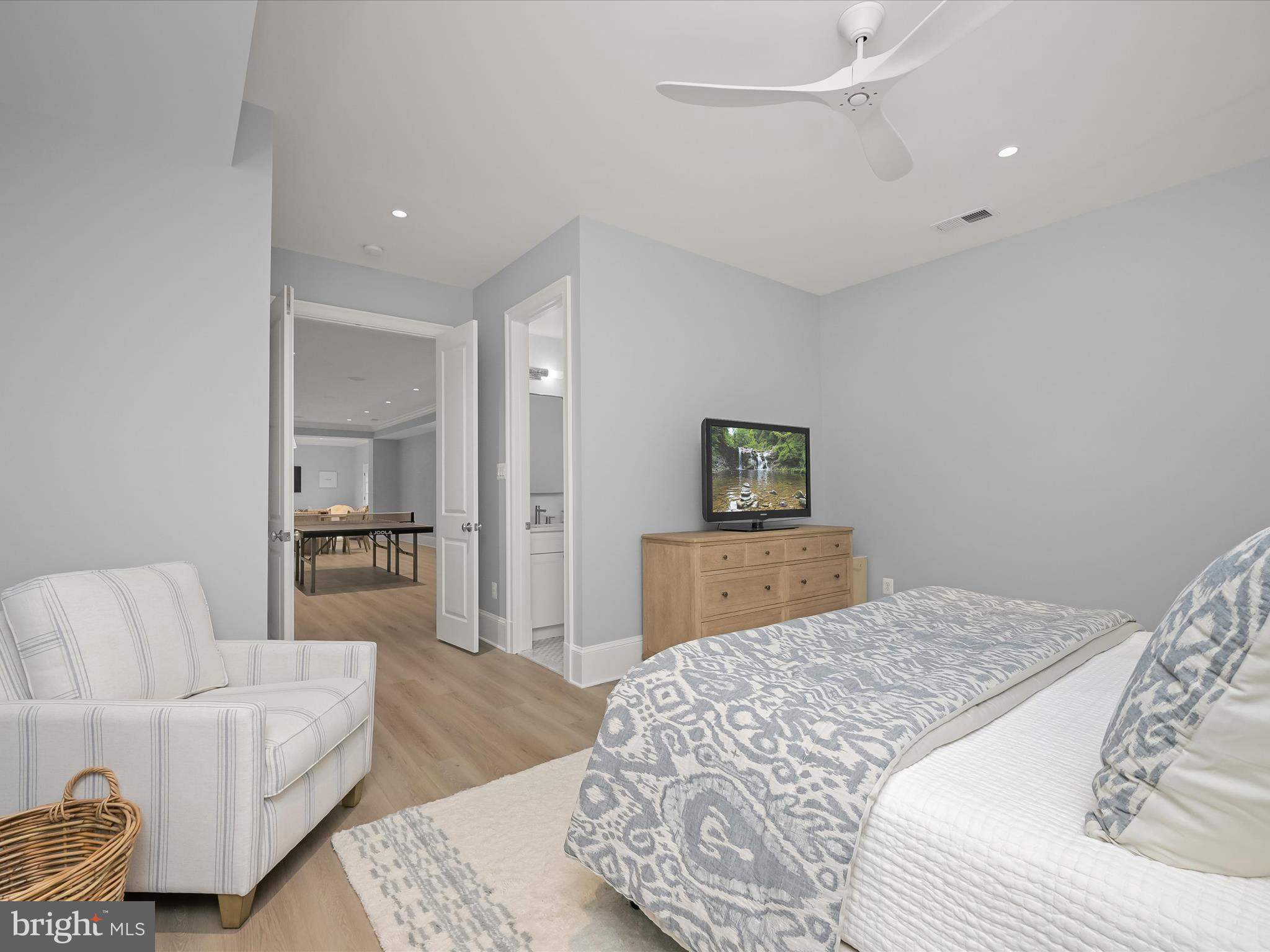 RIVERWOOD - Residential