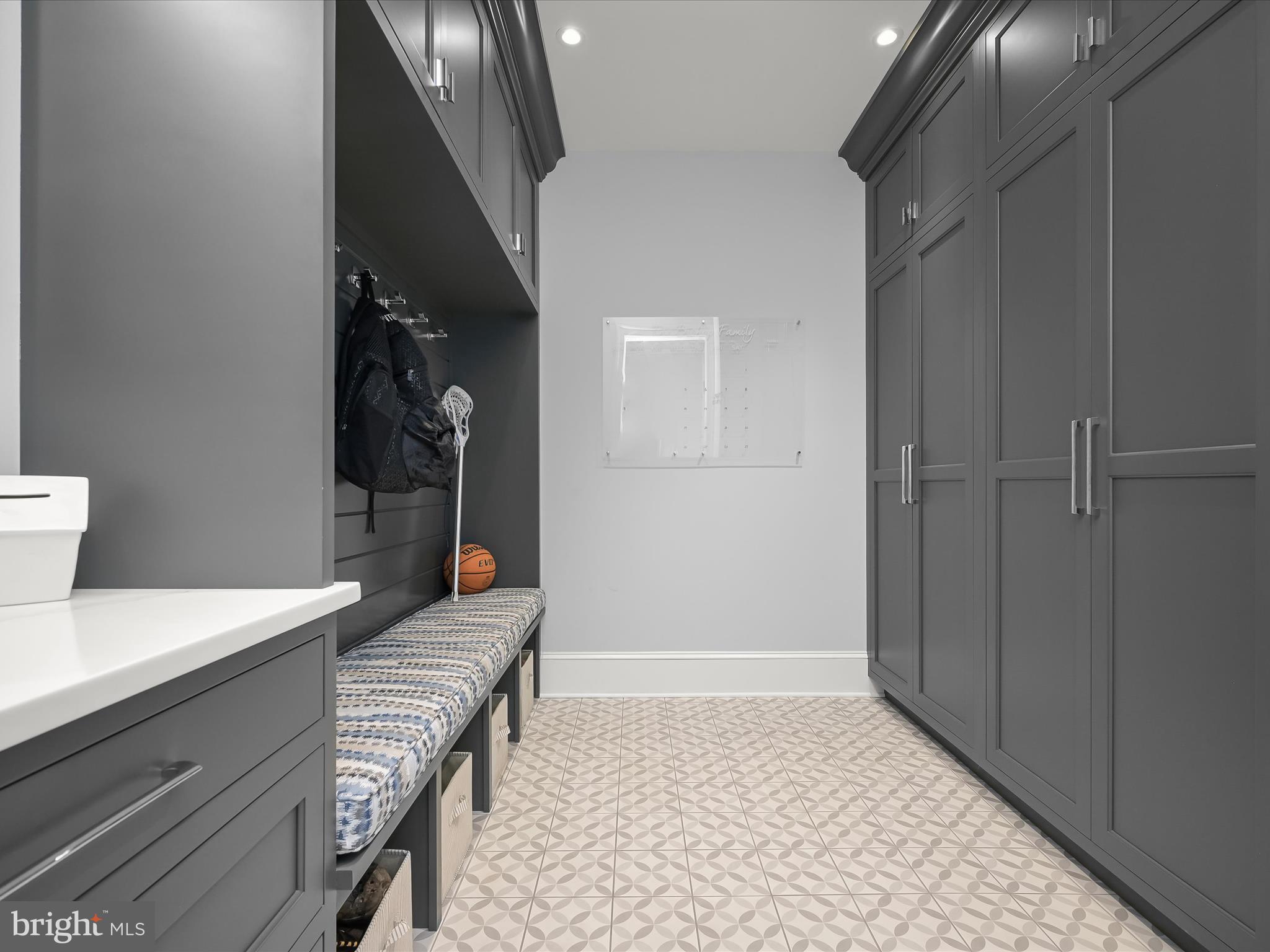 RIVERWOOD - Residential