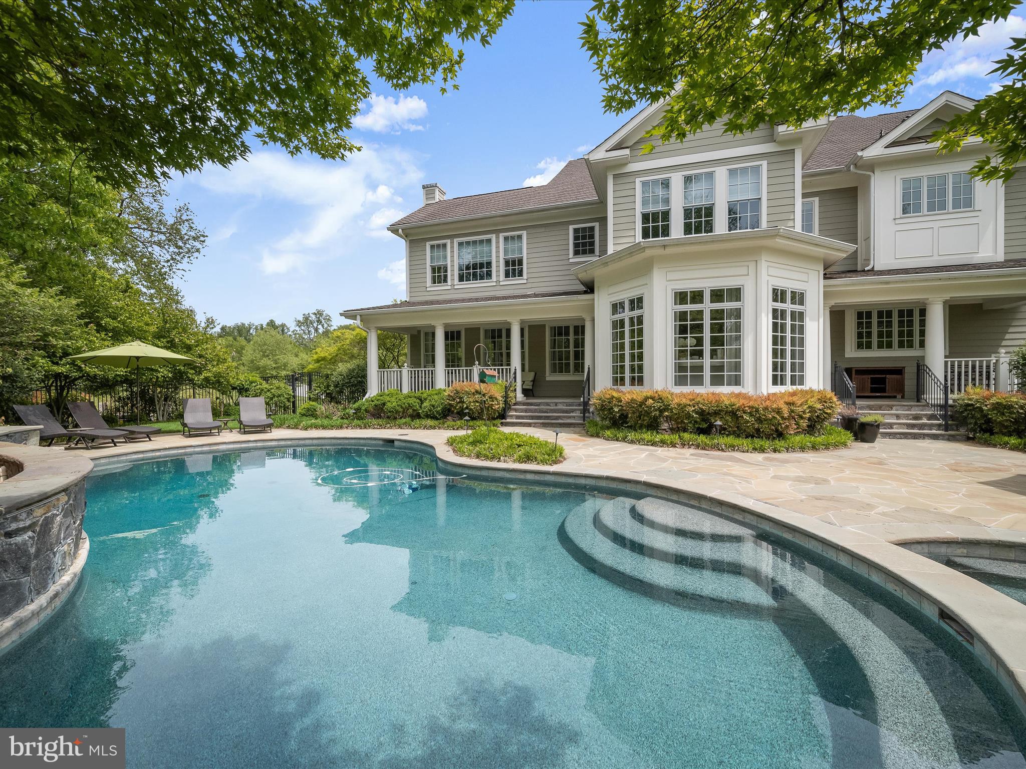 RIVERWOOD - Residential