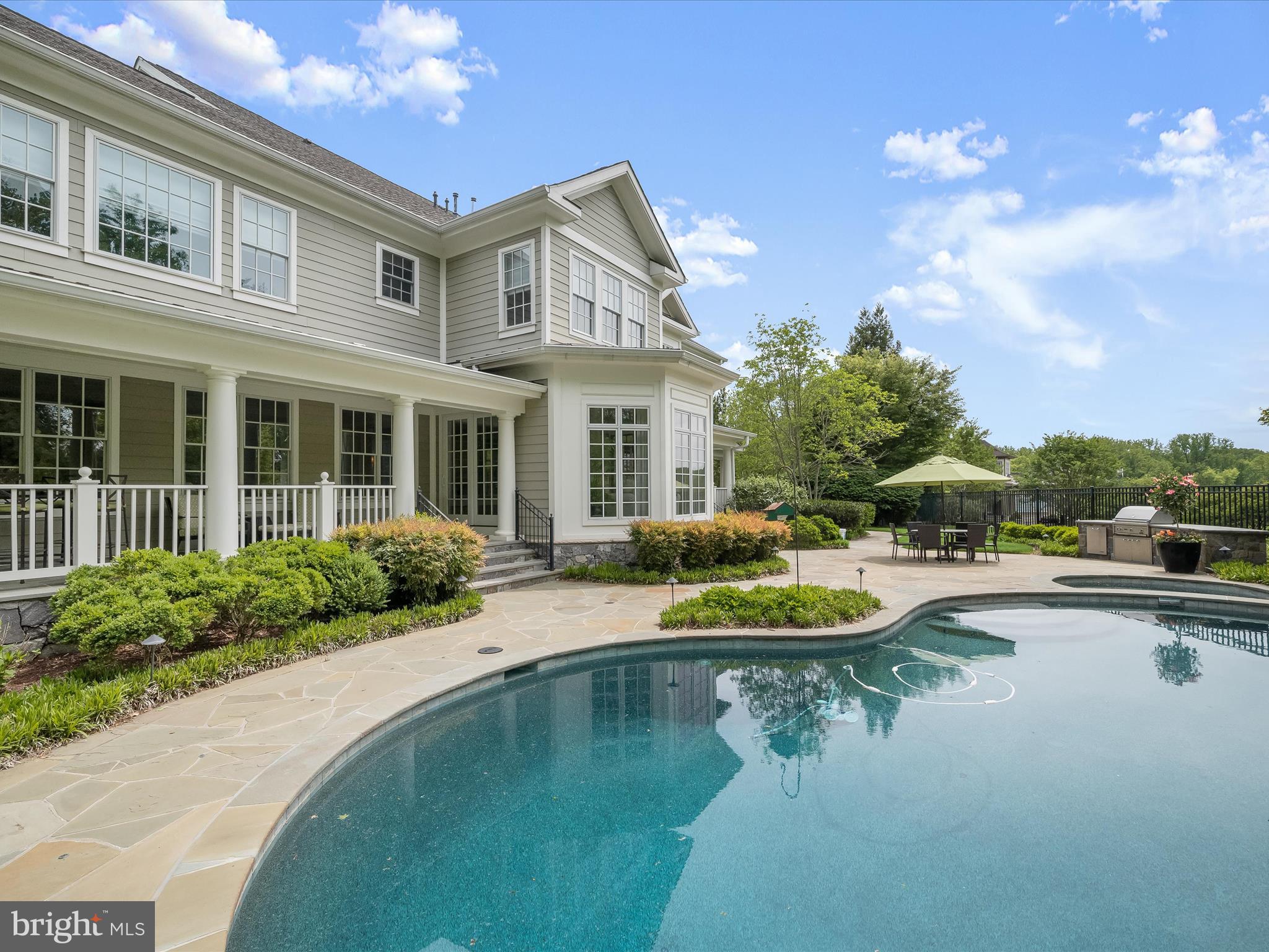 RIVERWOOD - Residential