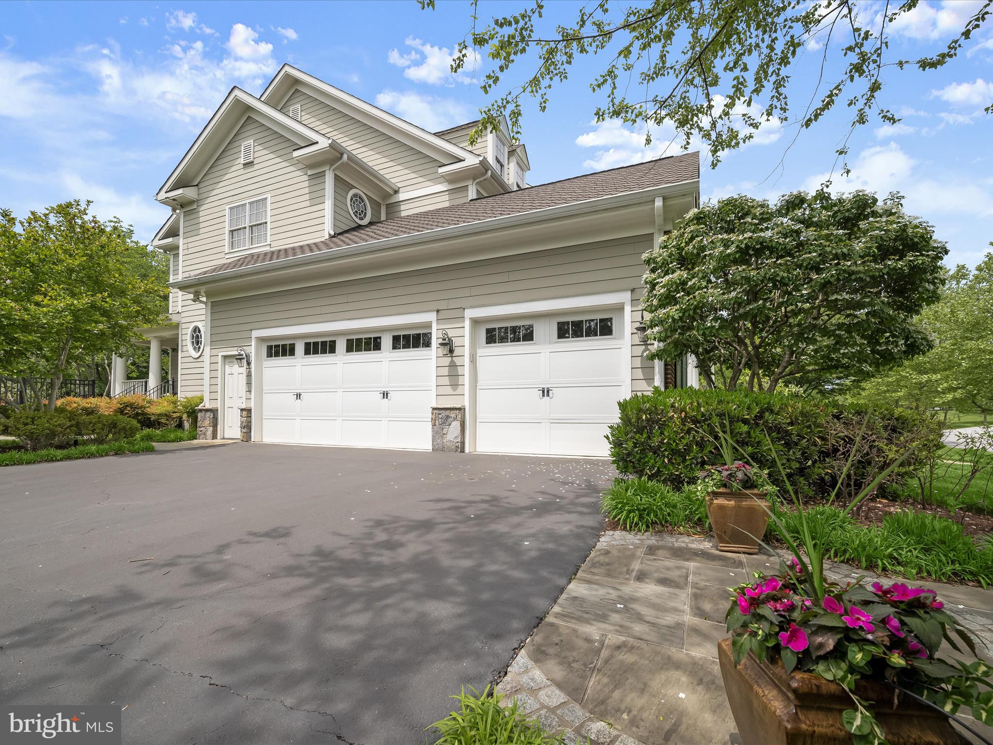 RIVERWOOD - Residential