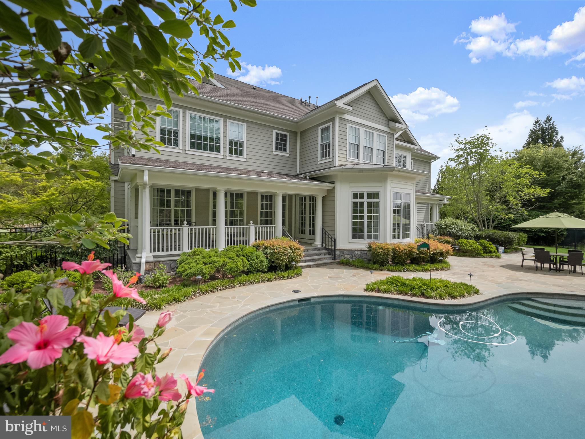 RIVERWOOD - Residential