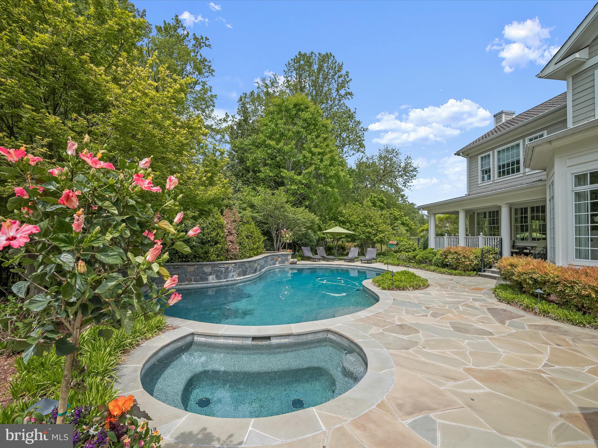 RIVERWOOD - Residential