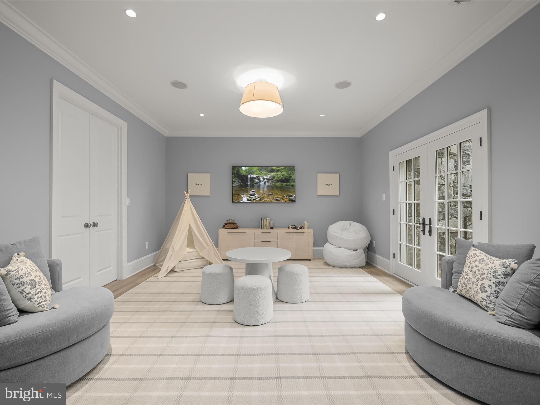 RIVERWOOD - Residential