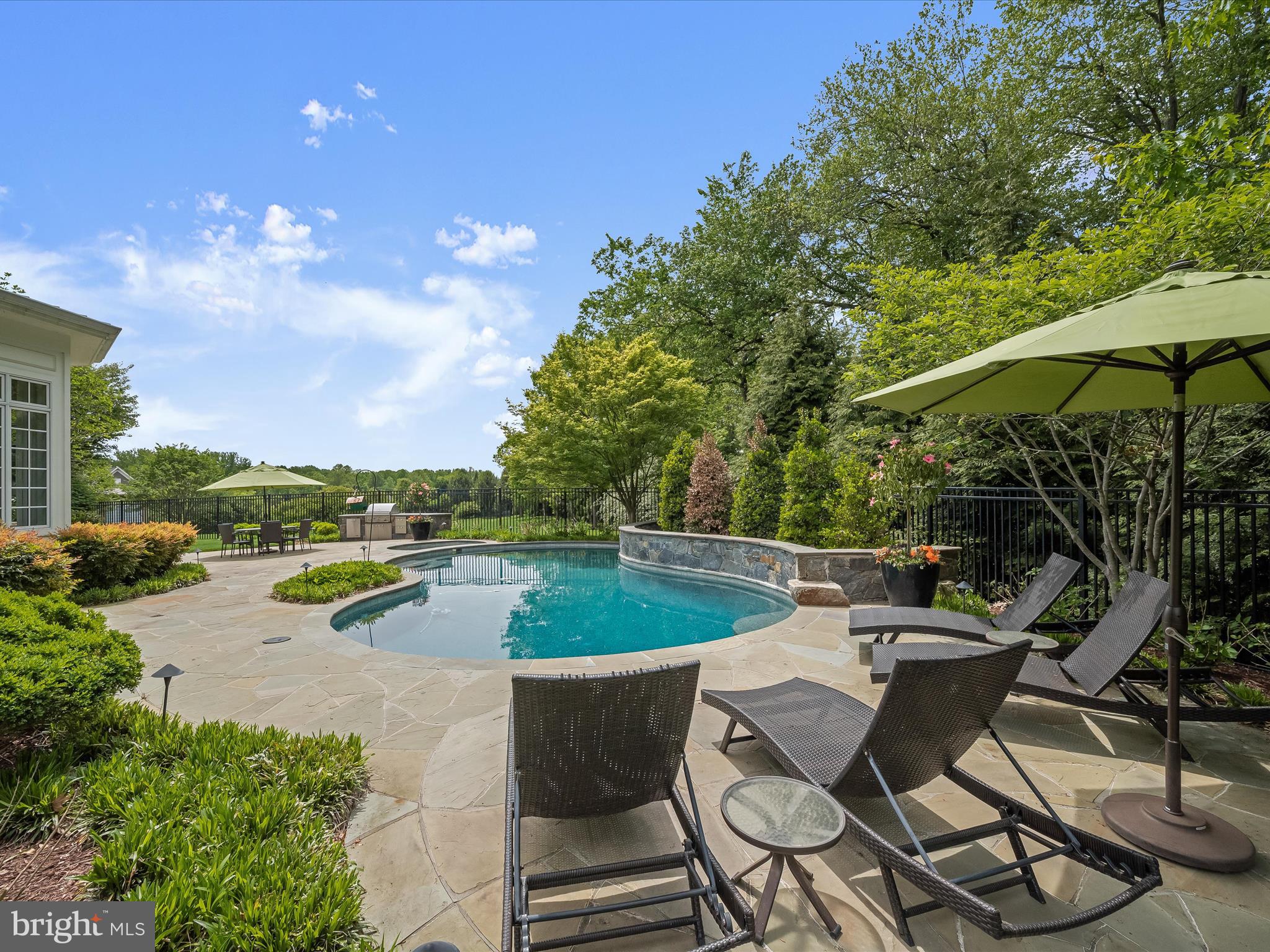 RIVERWOOD - Residential