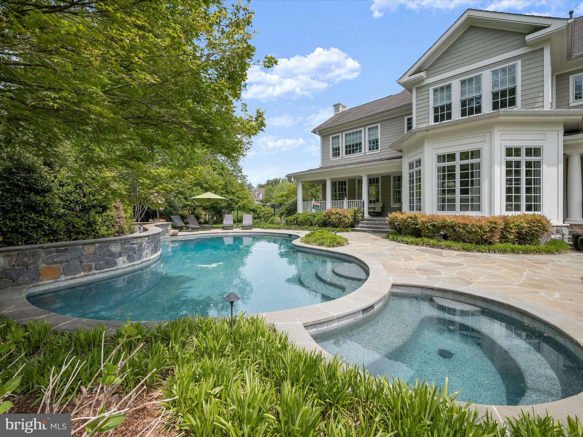 RIVERWOOD - Residential