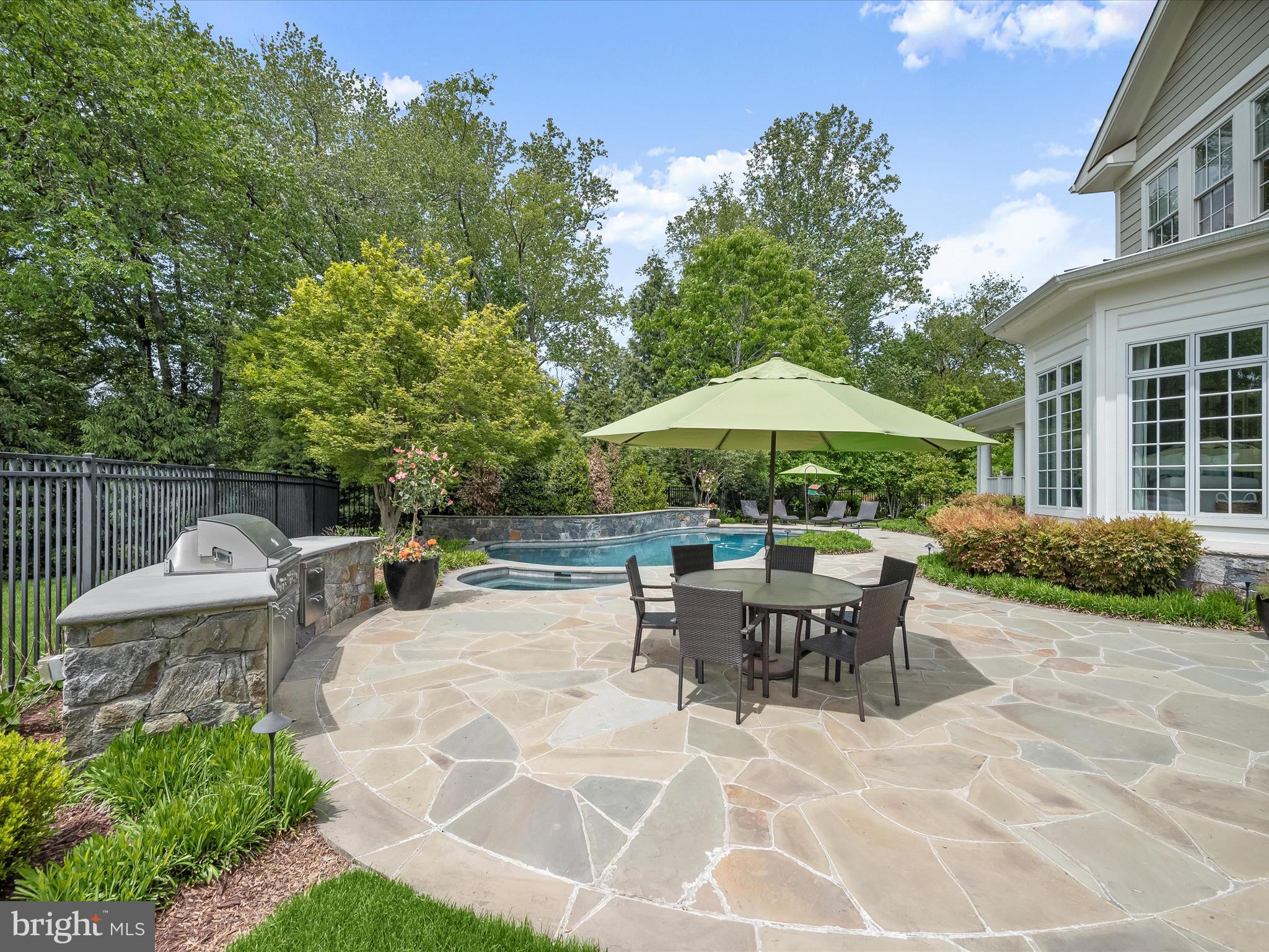 RIVERWOOD - Residential