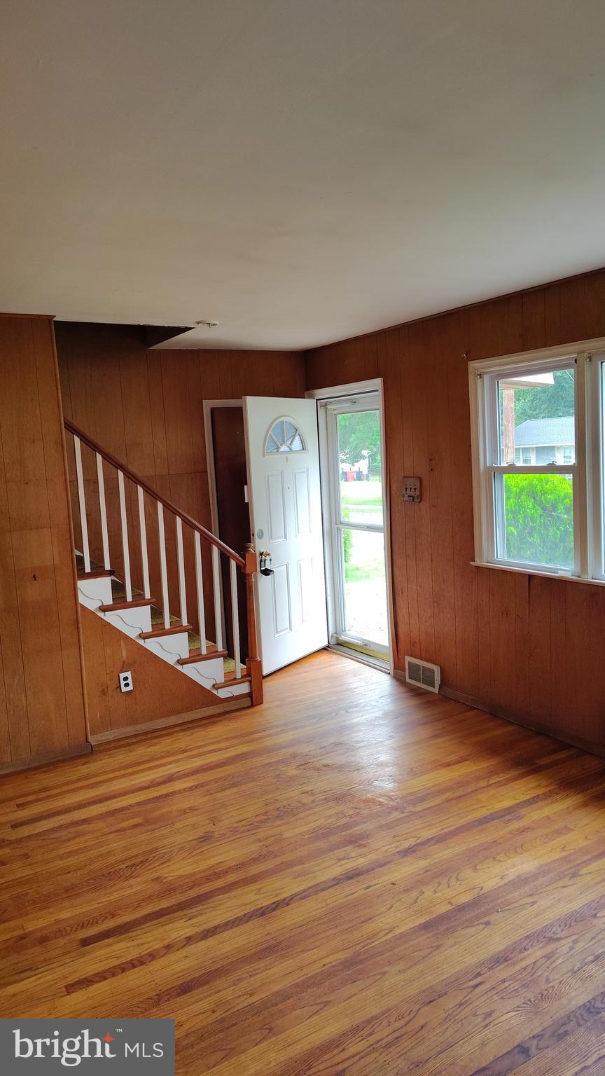 605 RAWS AVENUE