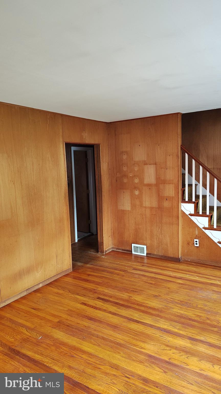605 RAWS AVENUE