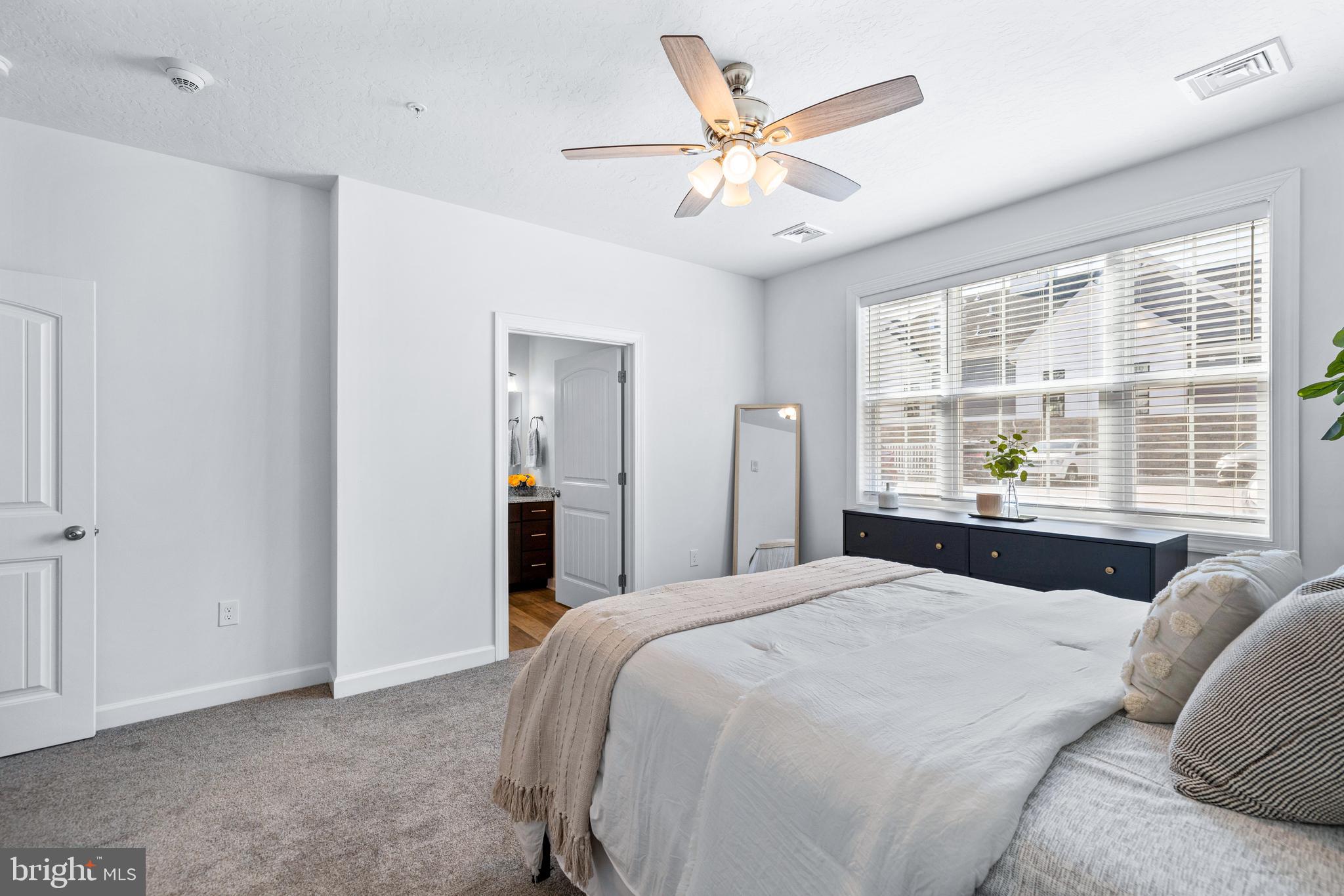 FRANKLIN SQUARE - Residential Lease