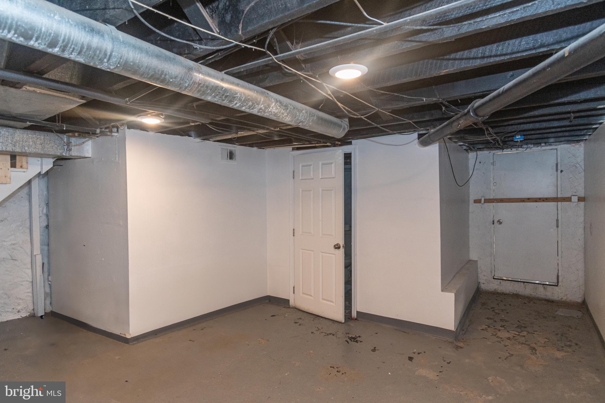 EDMONDSON VIILLAGE - Residential Lease