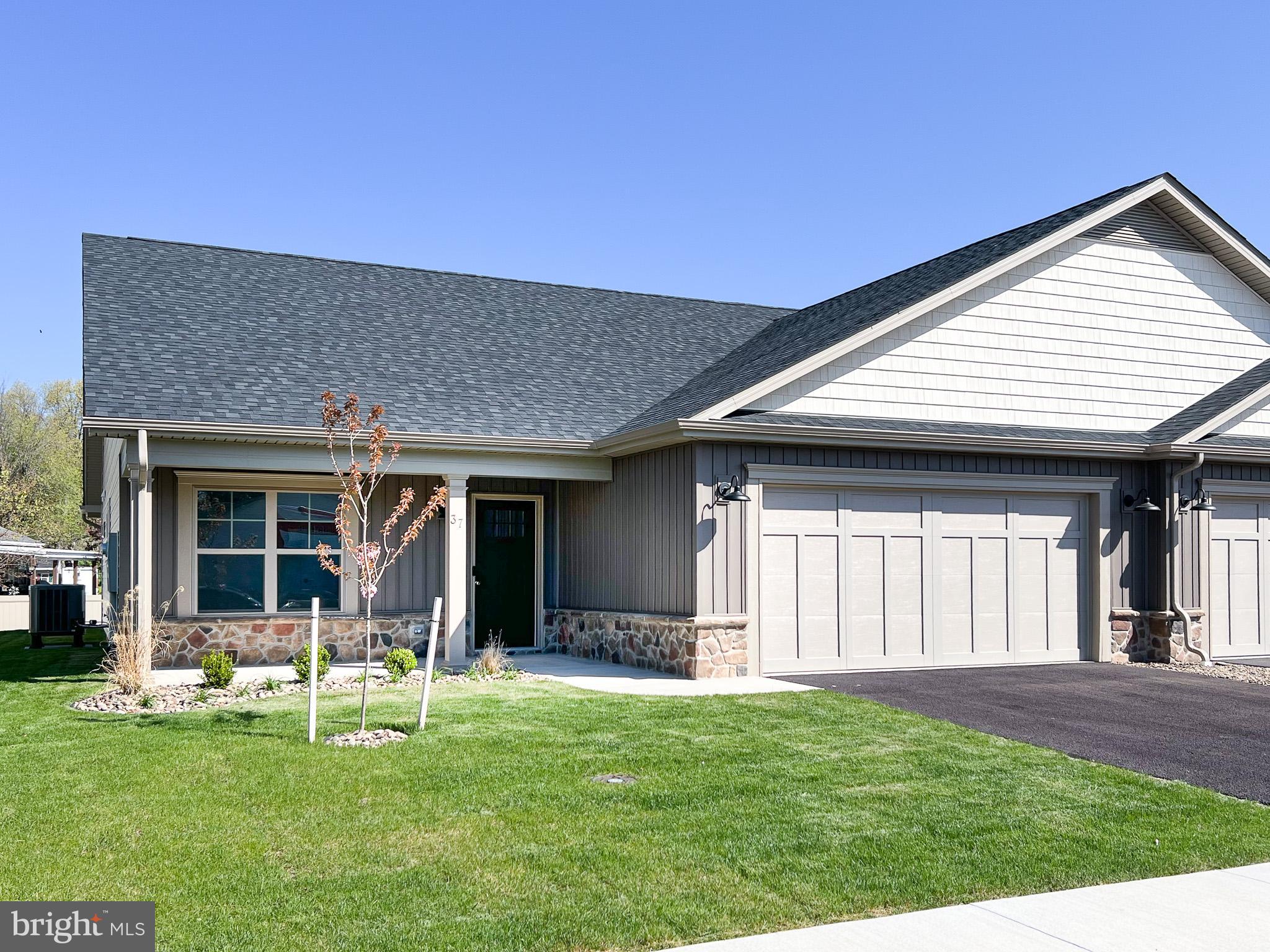 THE VILLAS AT WARM SPRINGS - Residential