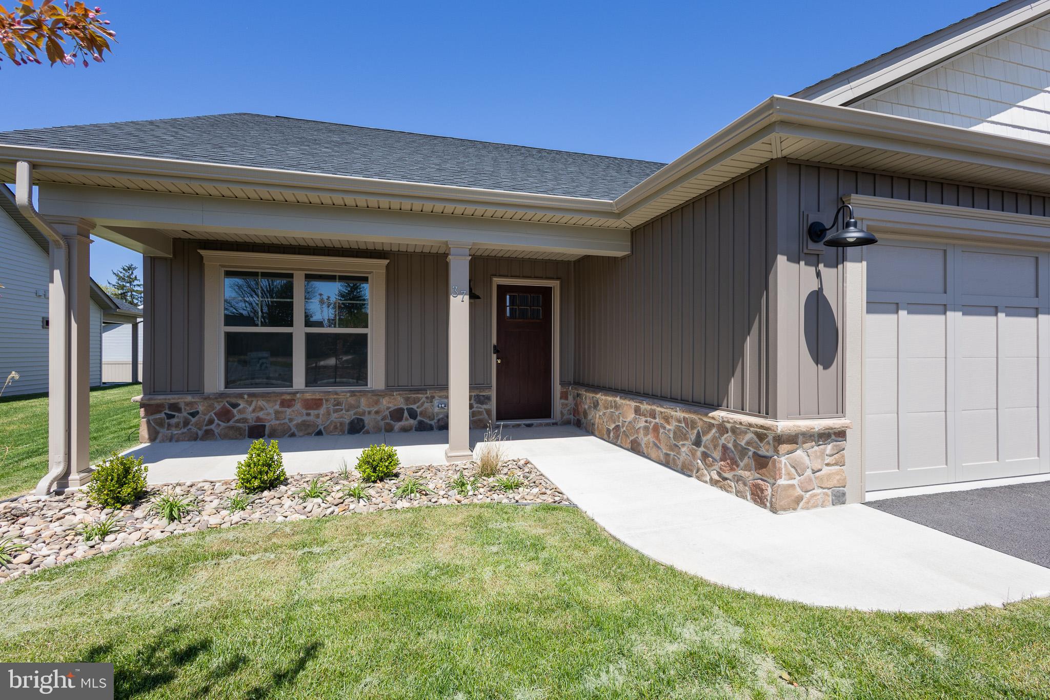 THE VILLAS AT WARM SPRINGS - Residential