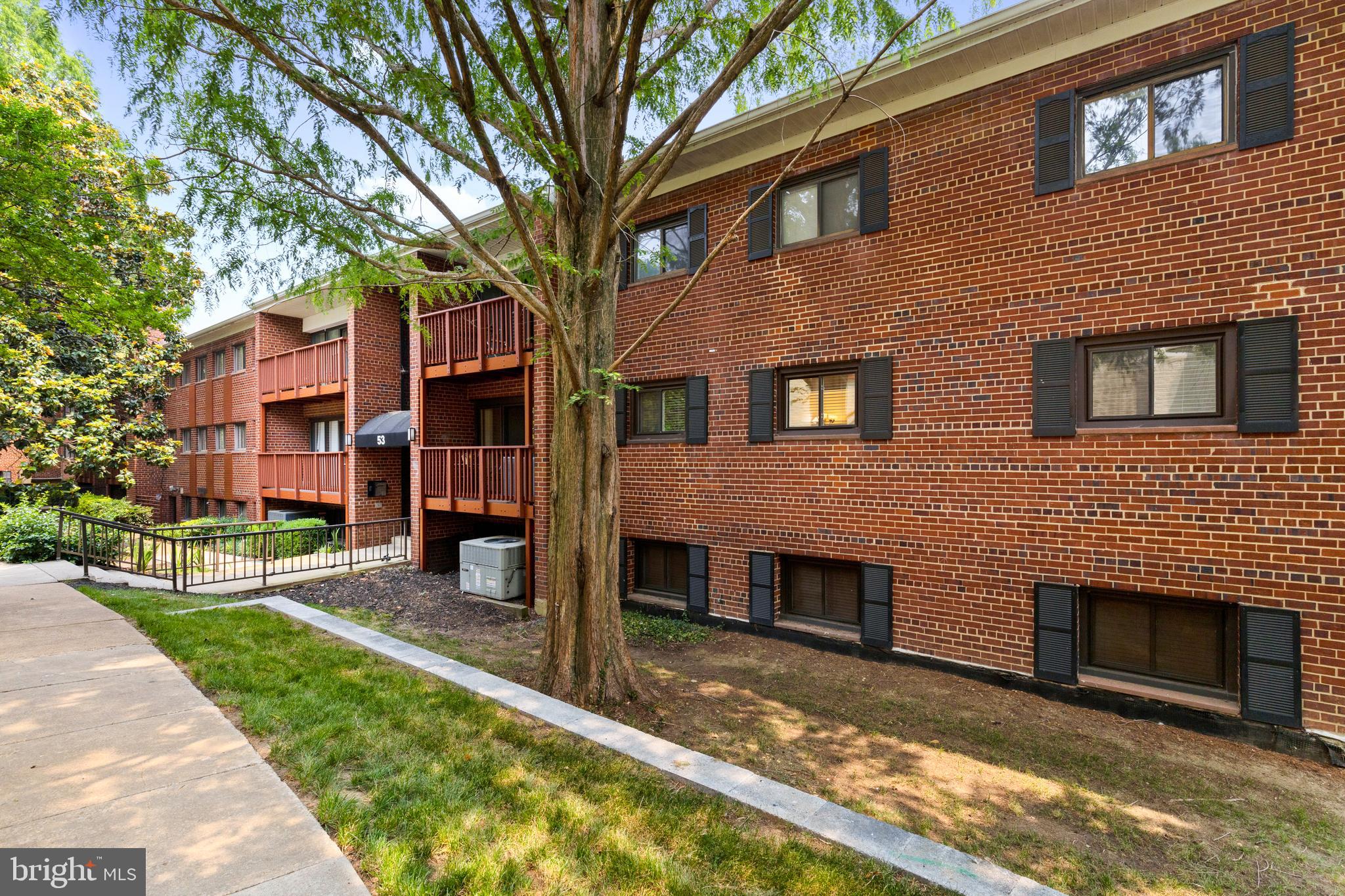 SEMINARY WALK - Residential