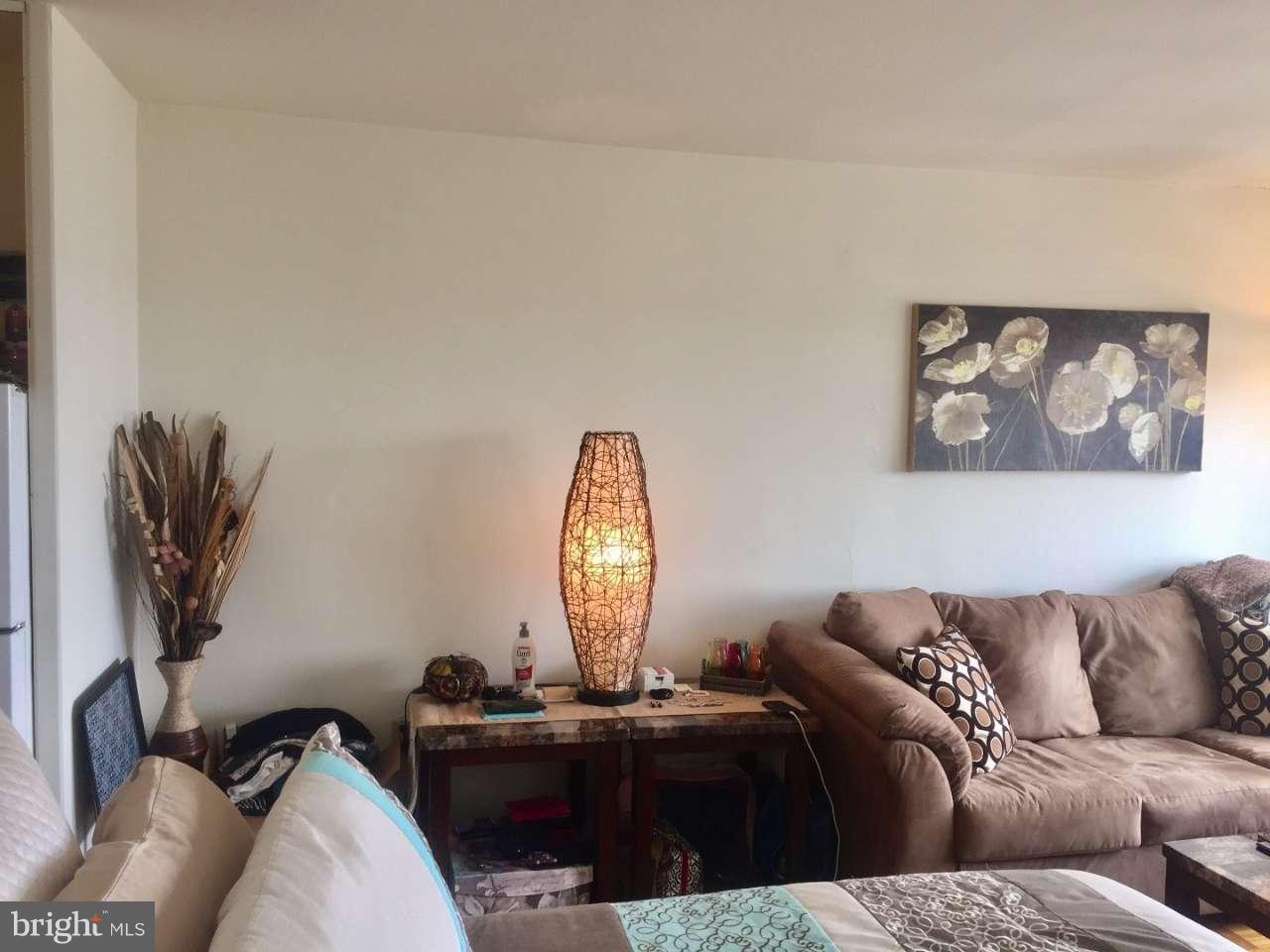 WASHINGTON SQ - Residential Lease
