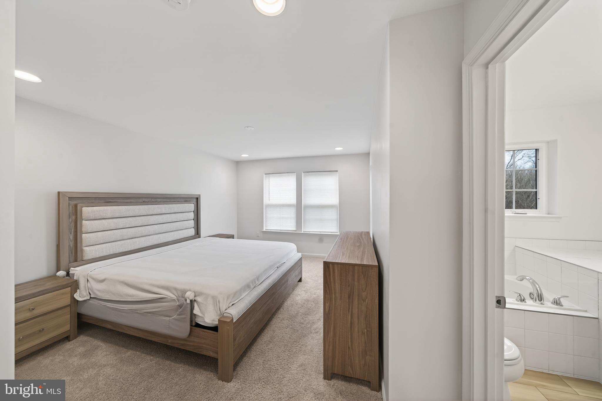 ARCHERS ROCK - Residential Lease