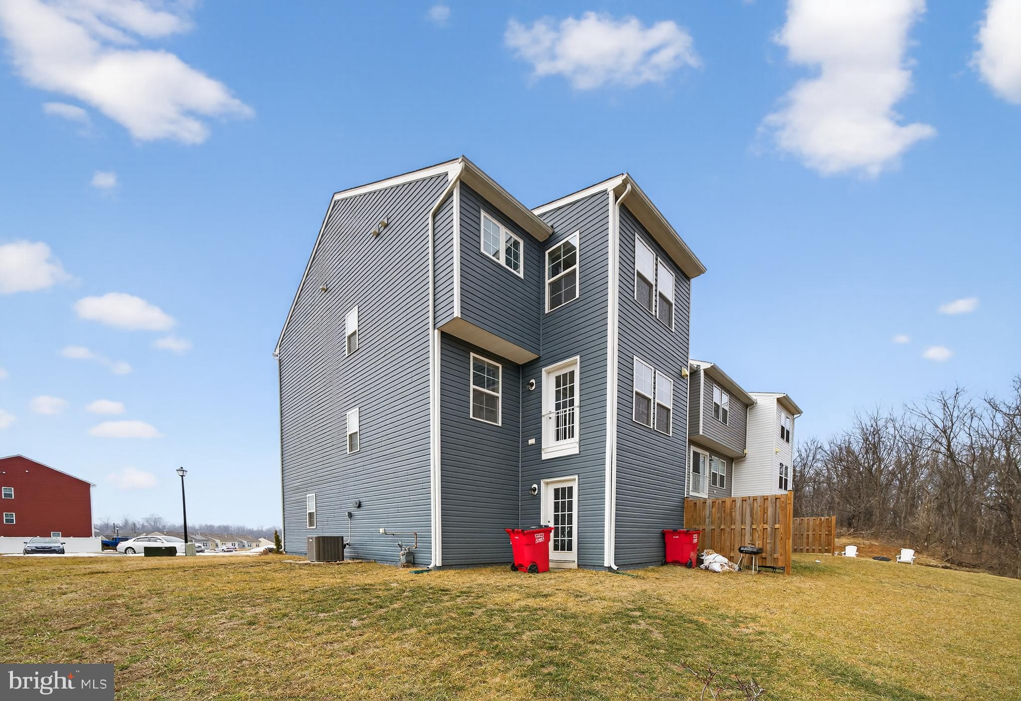 ARCHERS ROCK - Residential Lease