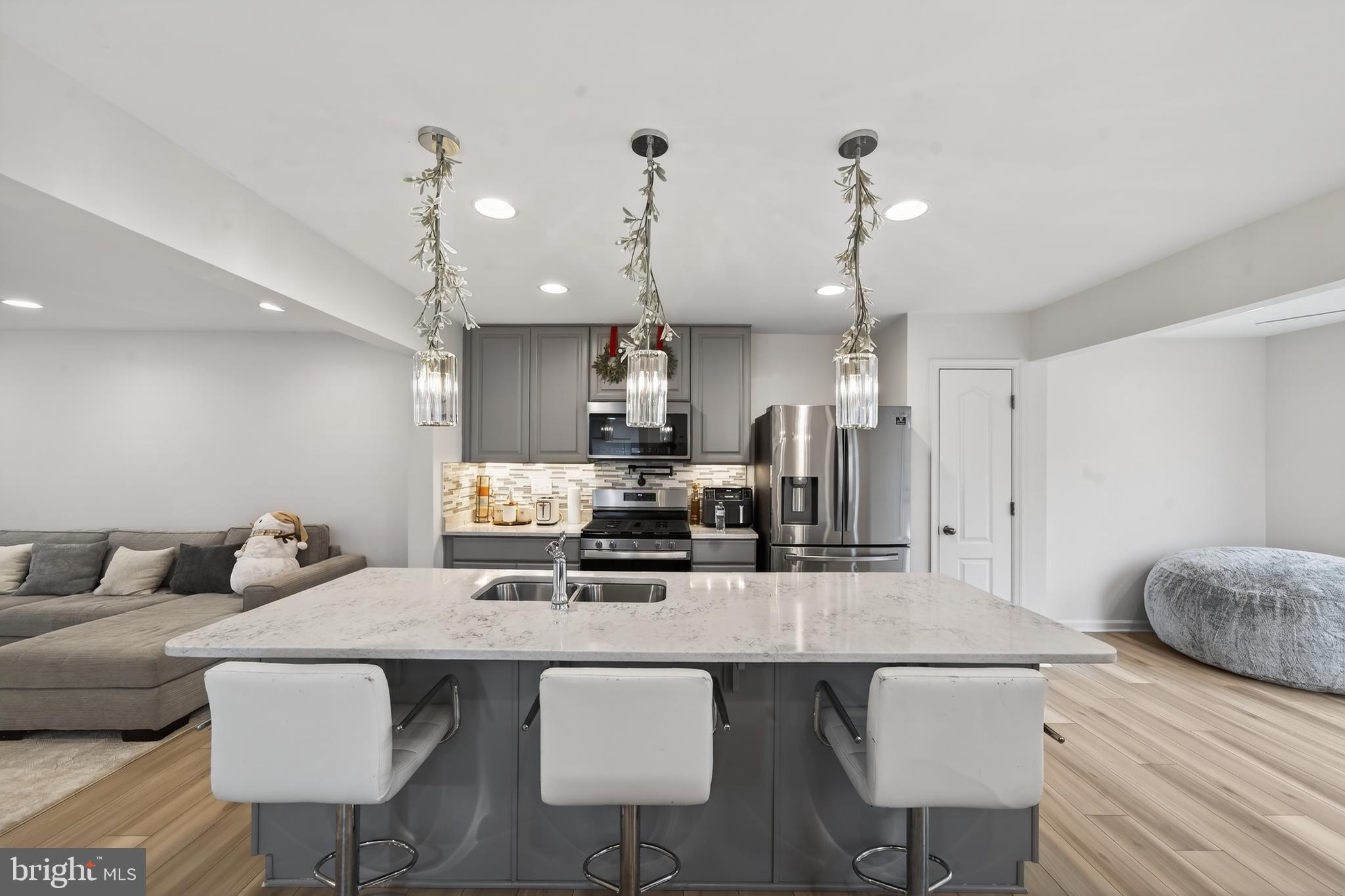 ARCHERS ROCK - Residential Lease