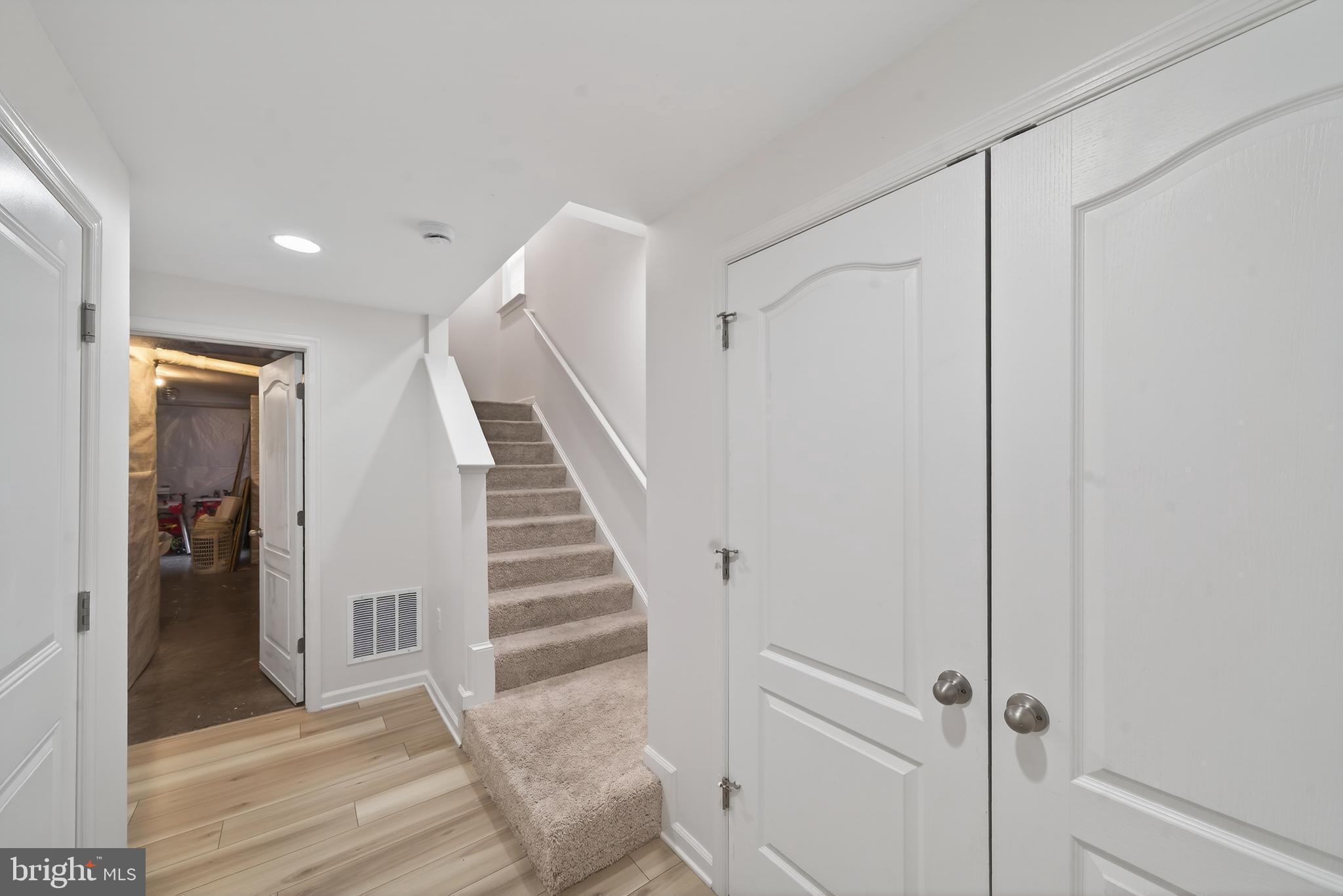 ARCHERS ROCK - Residential Lease