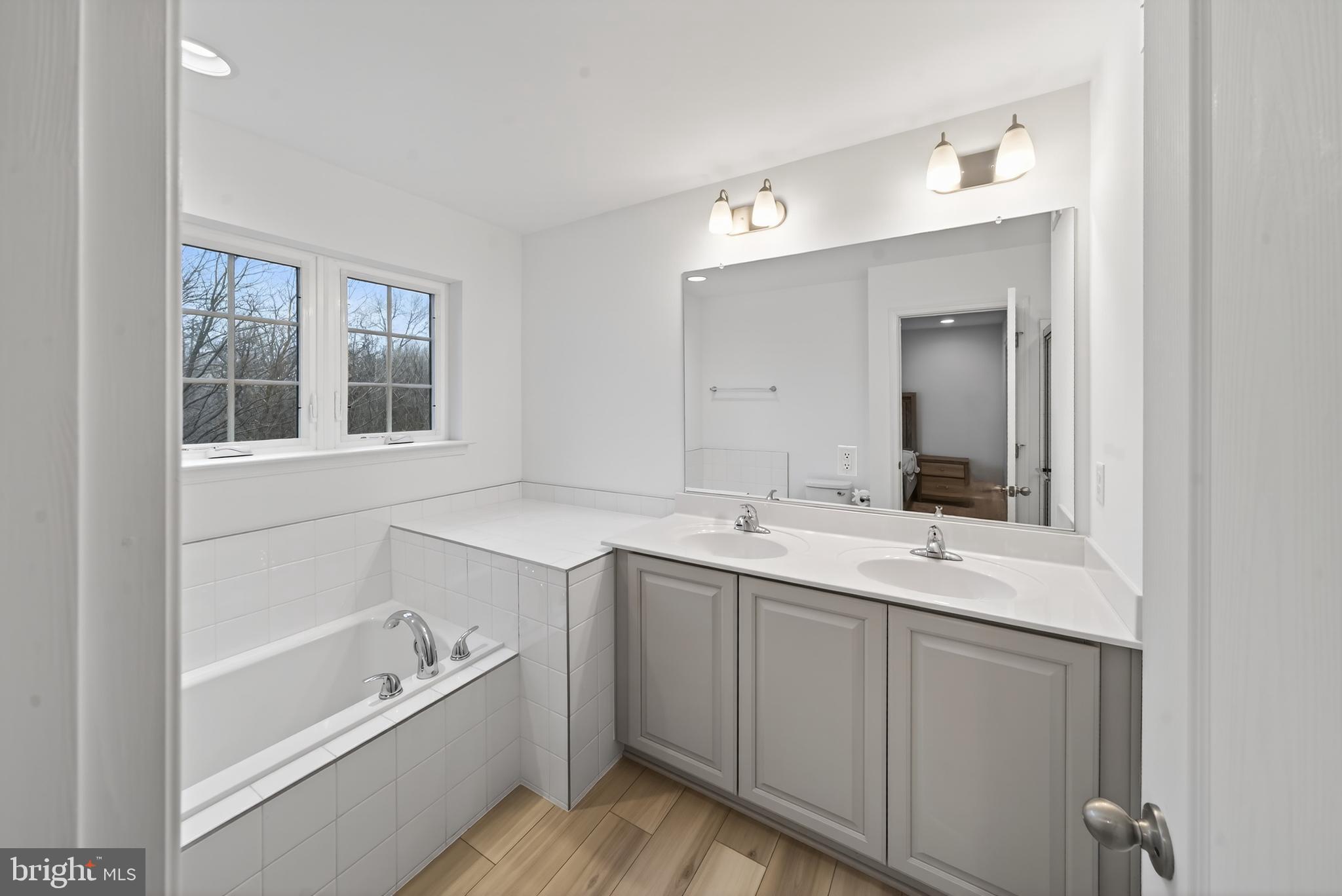 ARCHERS ROCK - Residential Lease