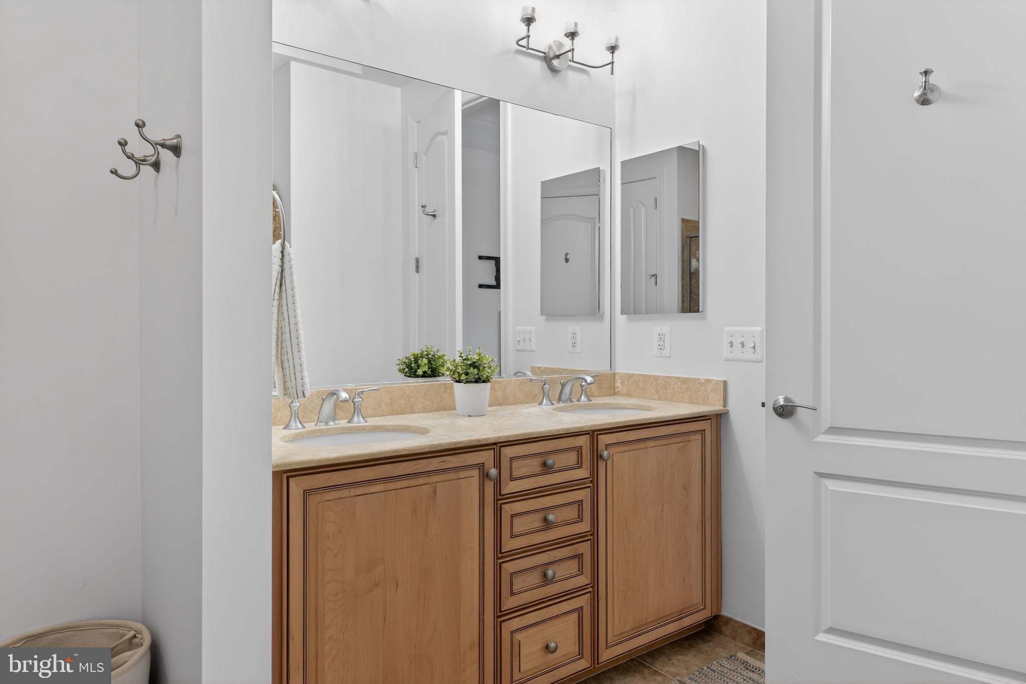 GRANDVIEW AT ANNAPOLIS TOWNE CENTRE - Residential