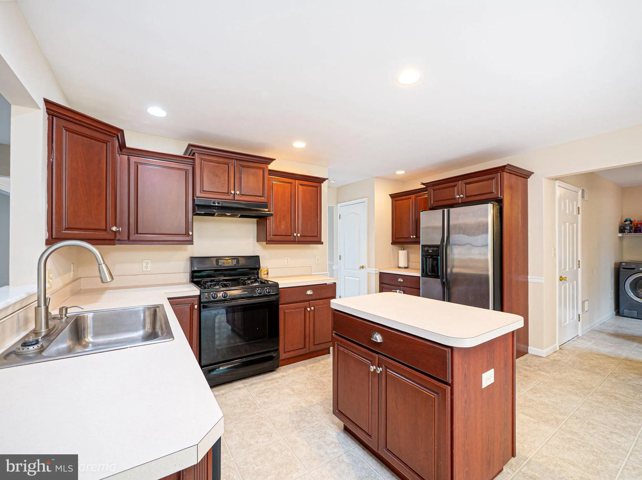 Easton, Pennsylvania 18040, United States, 4 Bedrooms Bedrooms, ,3 BathroomsBathrooms,Residential,Active,149032