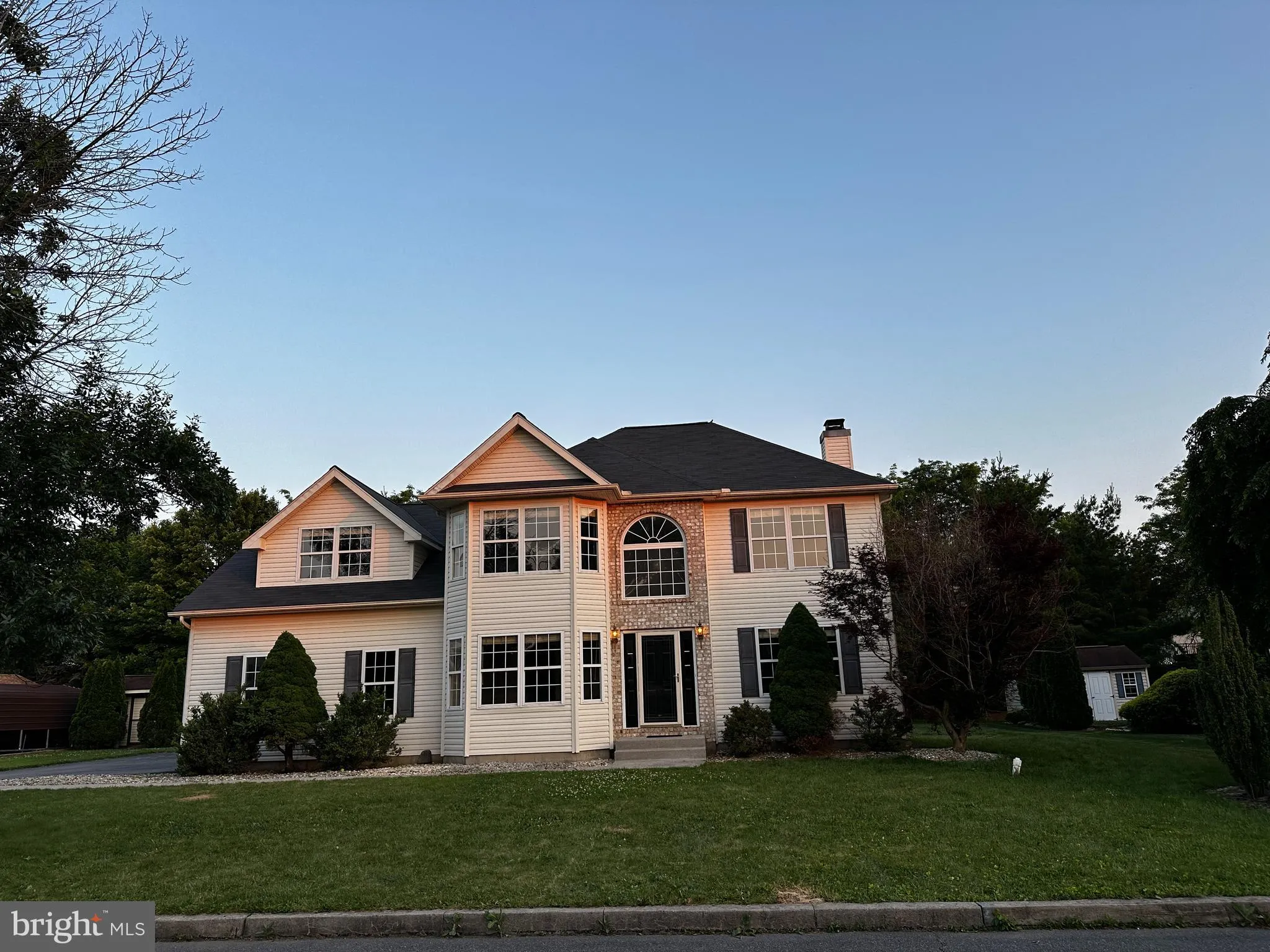 Easton, Pennsylvania 18040, United States, 4 Bedrooms Bedrooms, ,3 BathroomsBathrooms,Residential,Active,149032