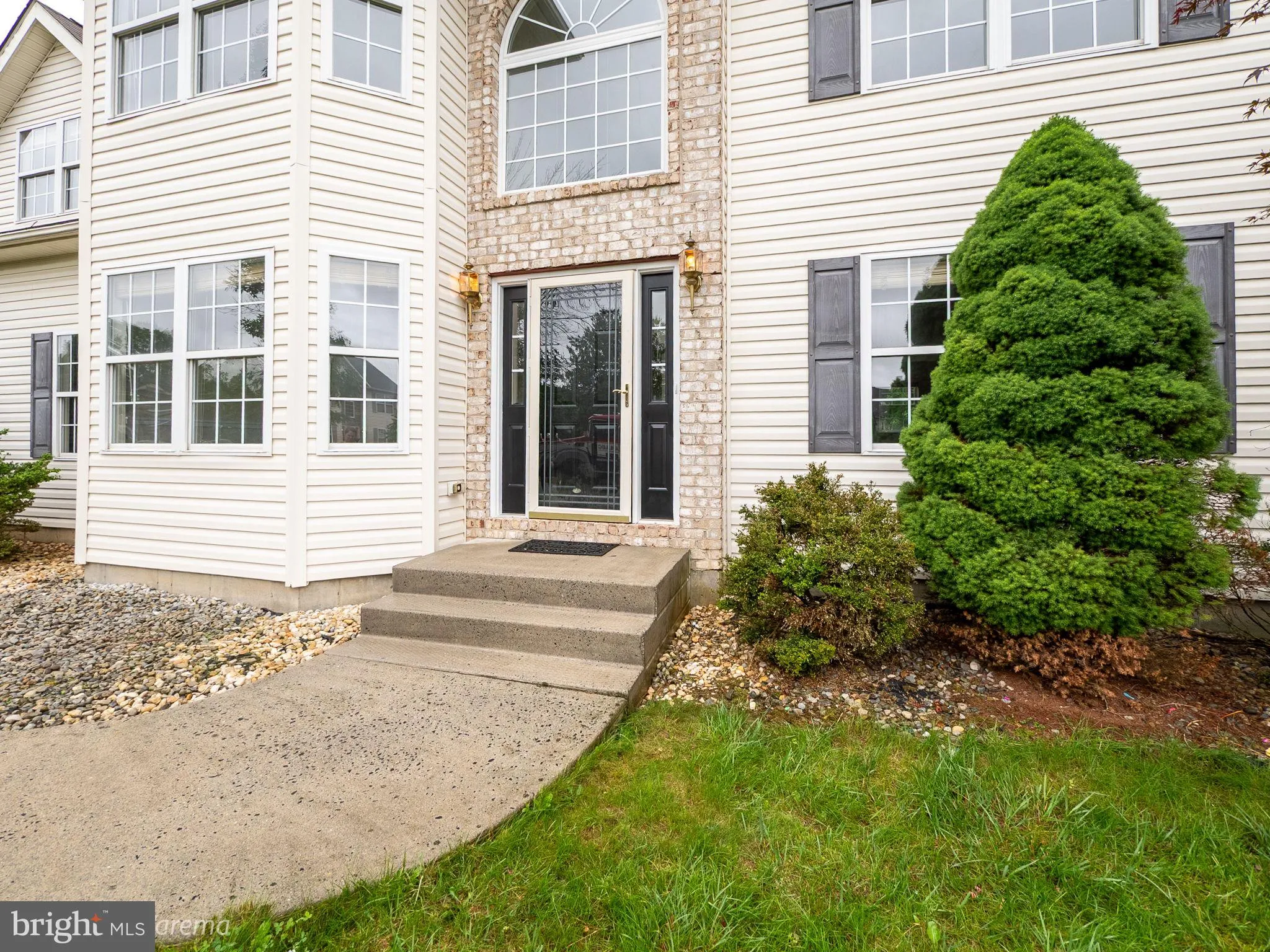 Easton, Pennsylvania 18040, United States, 4 Bedrooms Bedrooms, ,3 BathroomsBathrooms,Residential,Active,149032