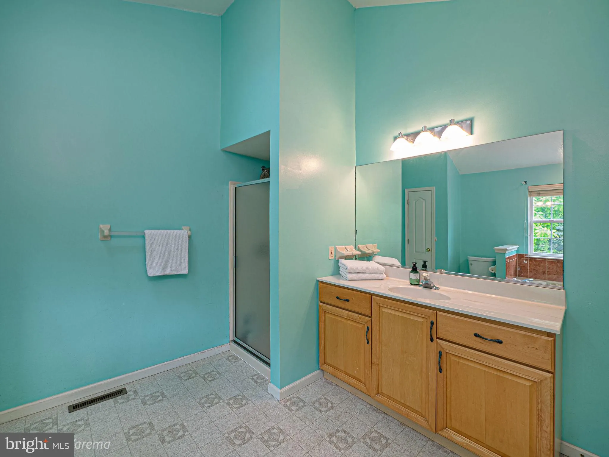 Easton, Pennsylvania 18040, United States, 4 Bedrooms Bedrooms, ,3 BathroomsBathrooms,Residential,Active,149032