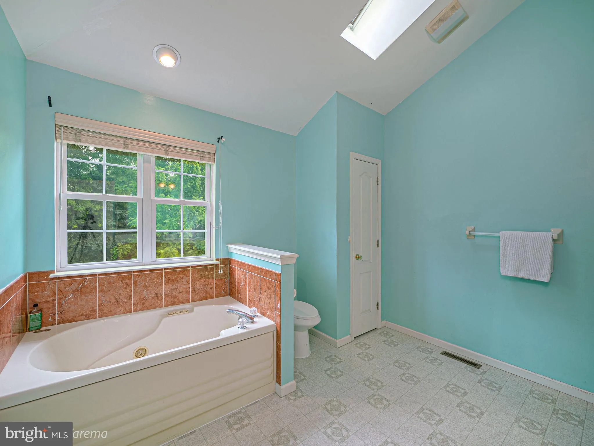 Easton, Pennsylvania 18040, United States, 4 Bedrooms Bedrooms, ,3 BathroomsBathrooms,Residential,Active,149032