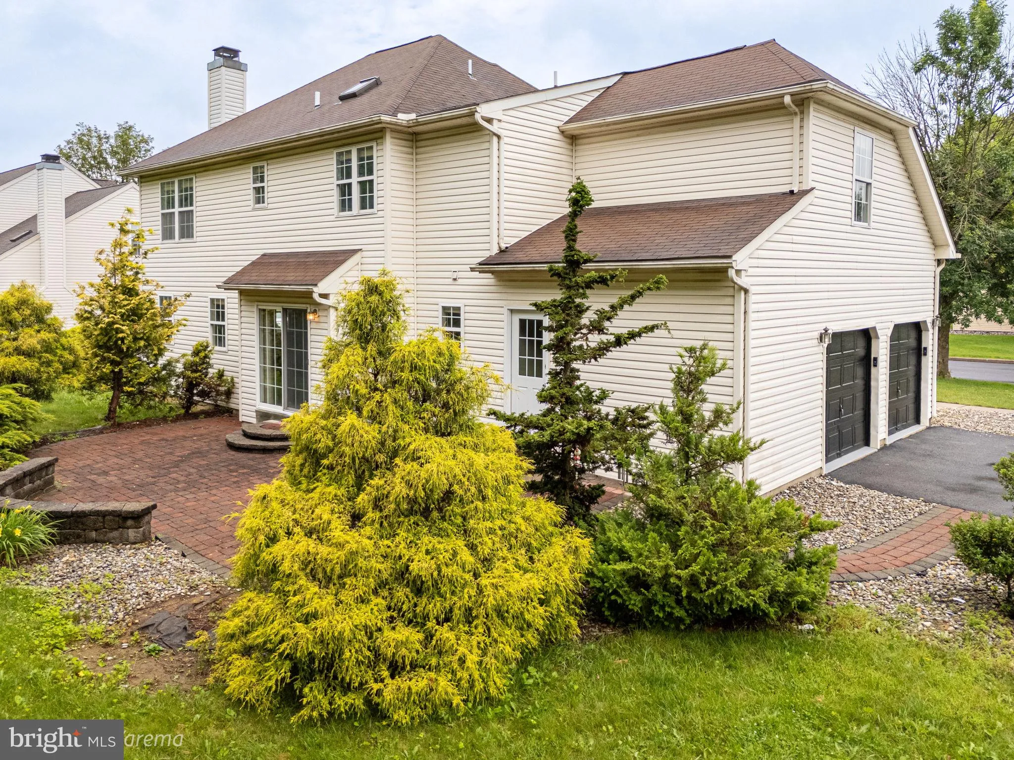 Easton, Pennsylvania 18040, United States, 4 Bedrooms Bedrooms, ,3 BathroomsBathrooms,Residential,Active,149032